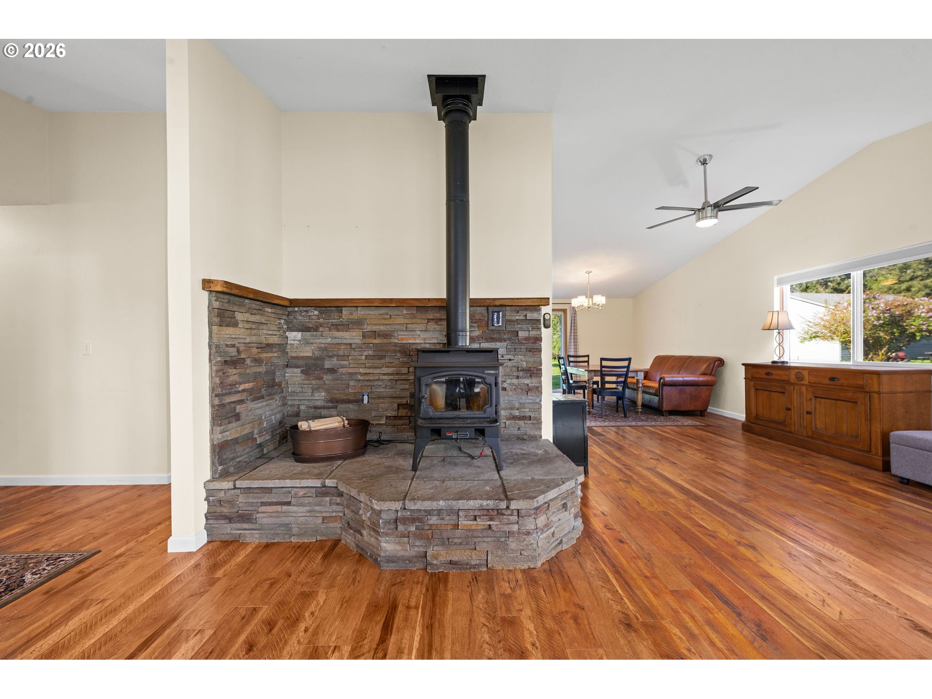 42020 Forest Court Ln Property Photo 6