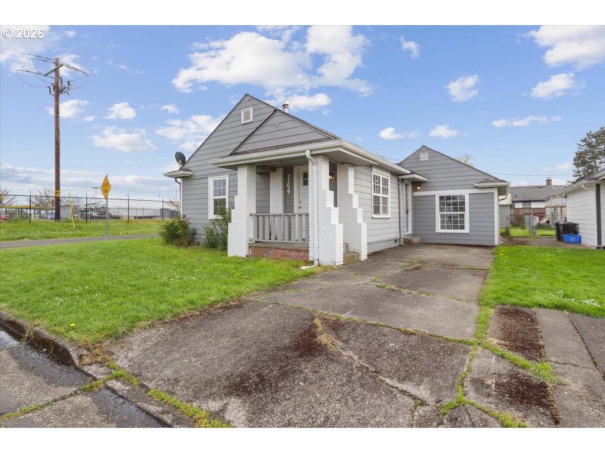 704 16th Ave Sw Property Photo 2