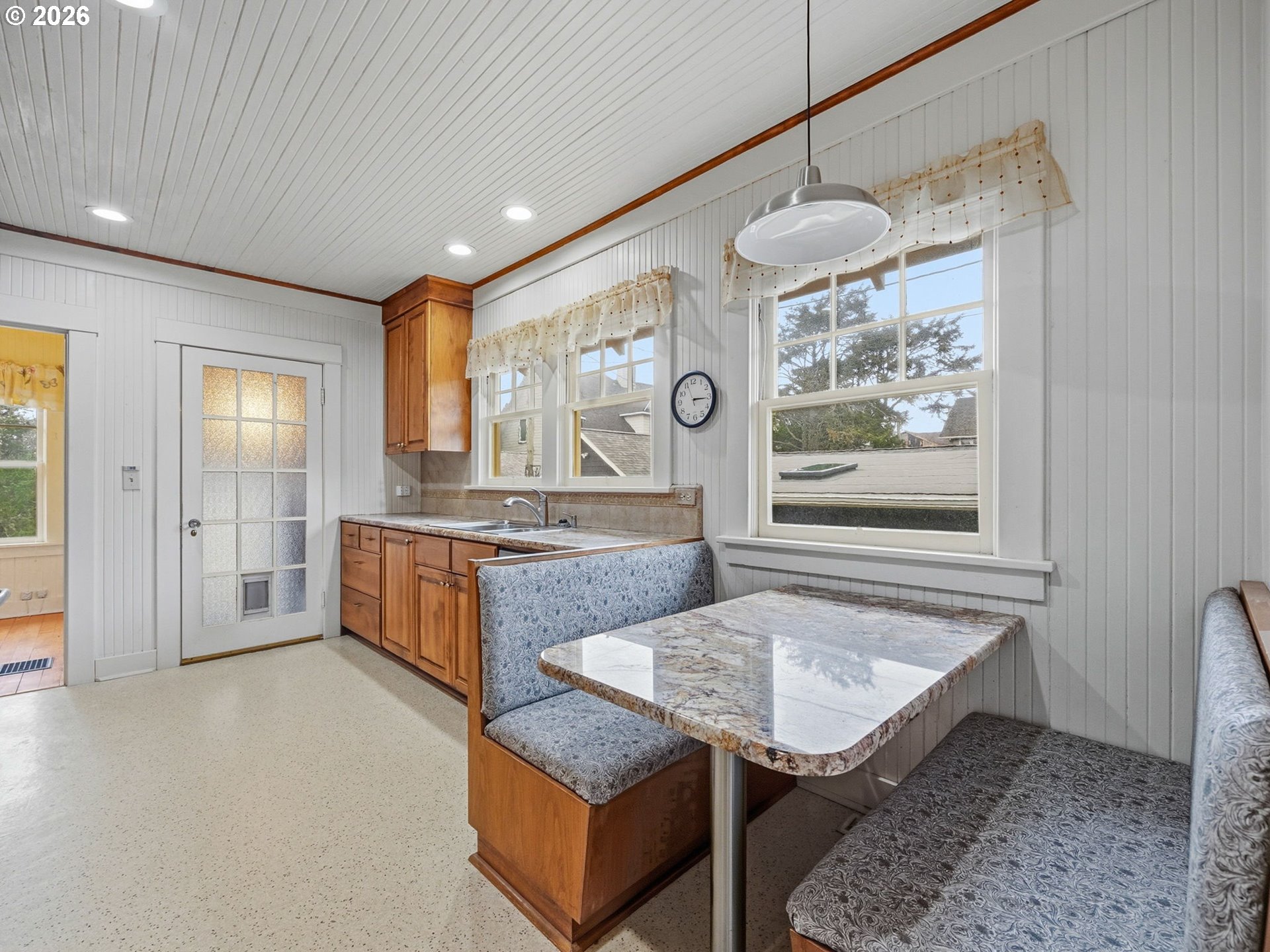 860 Beach Dr Property Photo 18