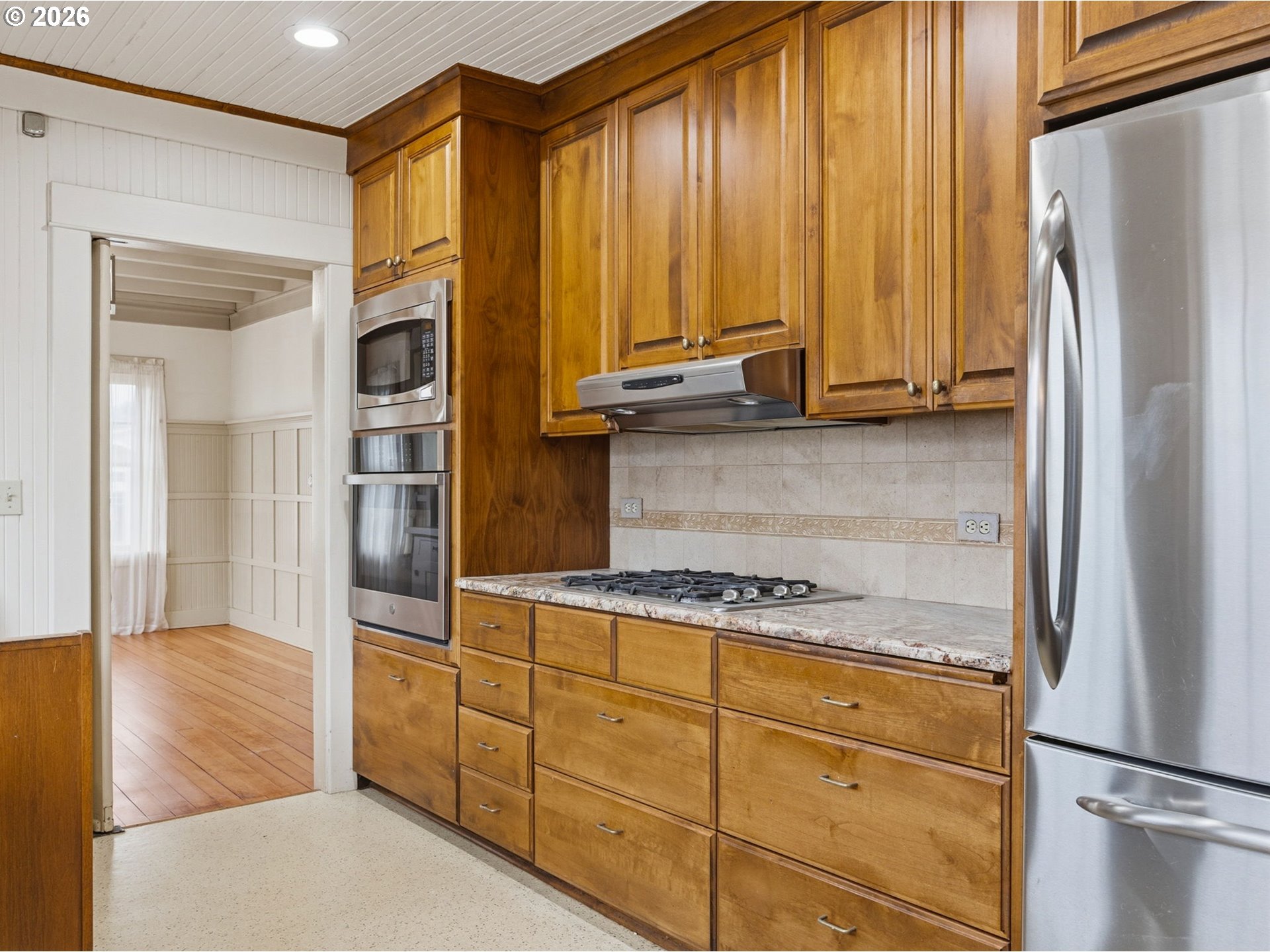 860 Beach Dr Property Photo 22