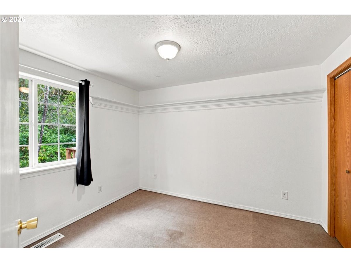 2295 Ironwood St Property Photo 10