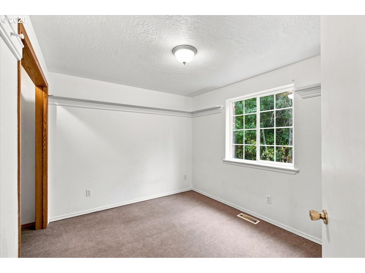 2295 Ironwood St Property Photo 11