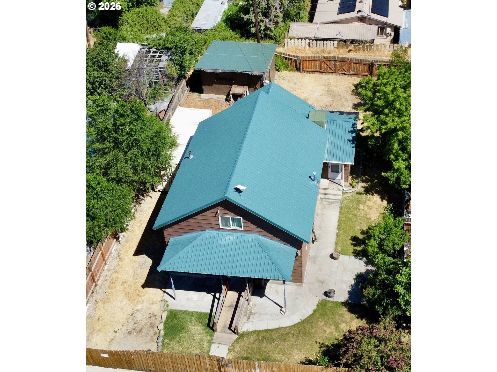 165 E Jefferson St Property Photo 3