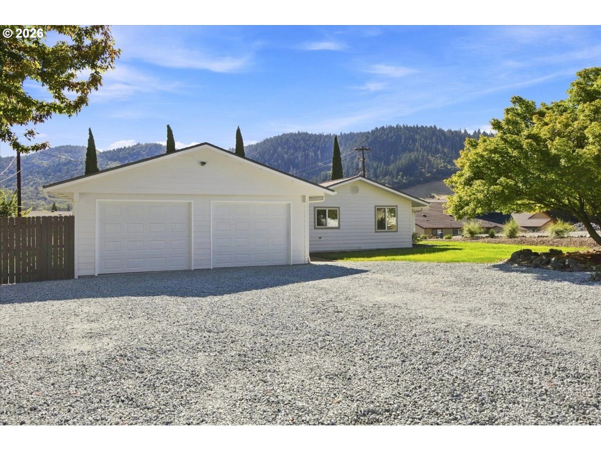 221 Briggs Dr Property Photo 22