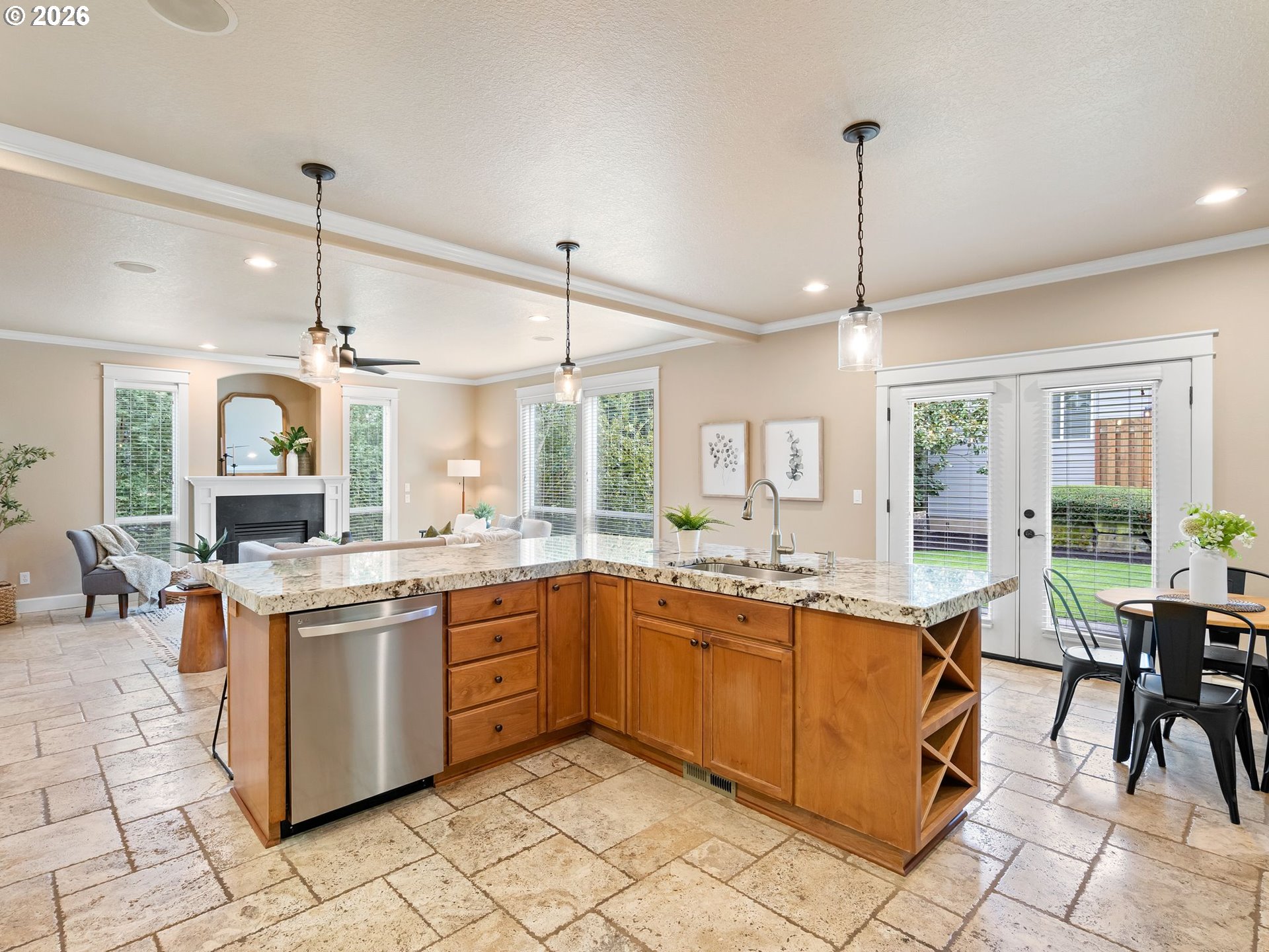 4556 Sw Taylors Ferry Rd Property Photo 13