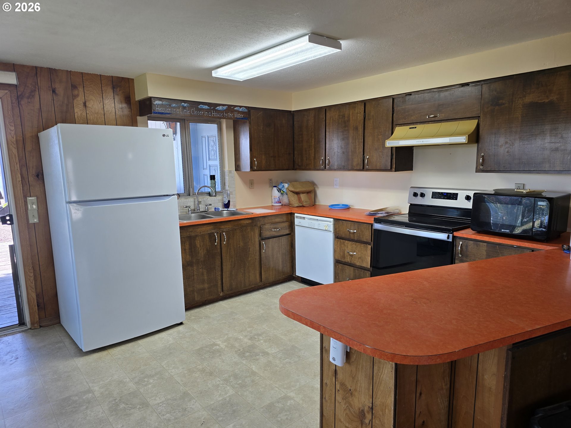 58 S High Rd Property Photo 5