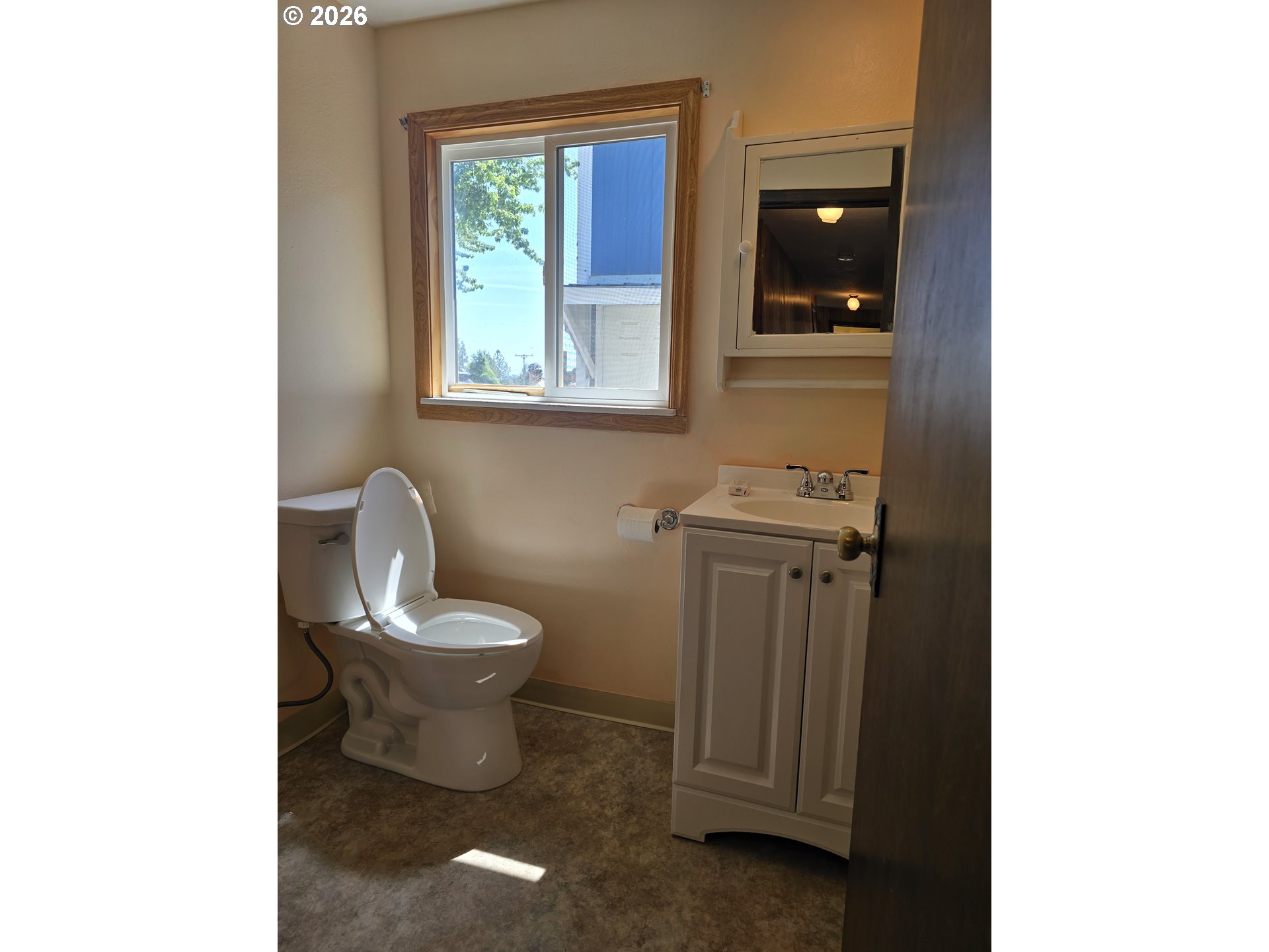 58 S High Rd Property Photo 13