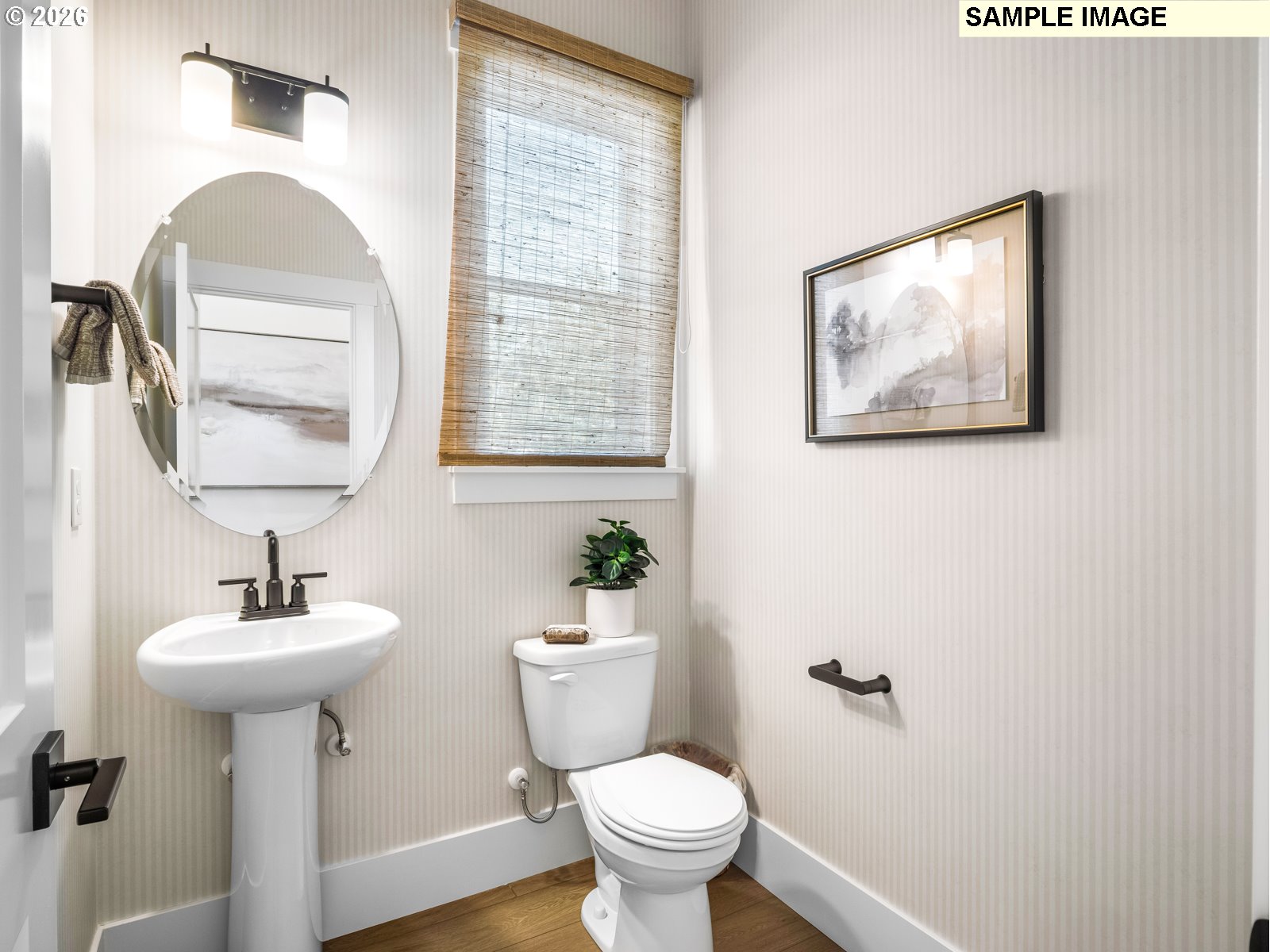 18110 Sw Hoover Ln Property Photo 3