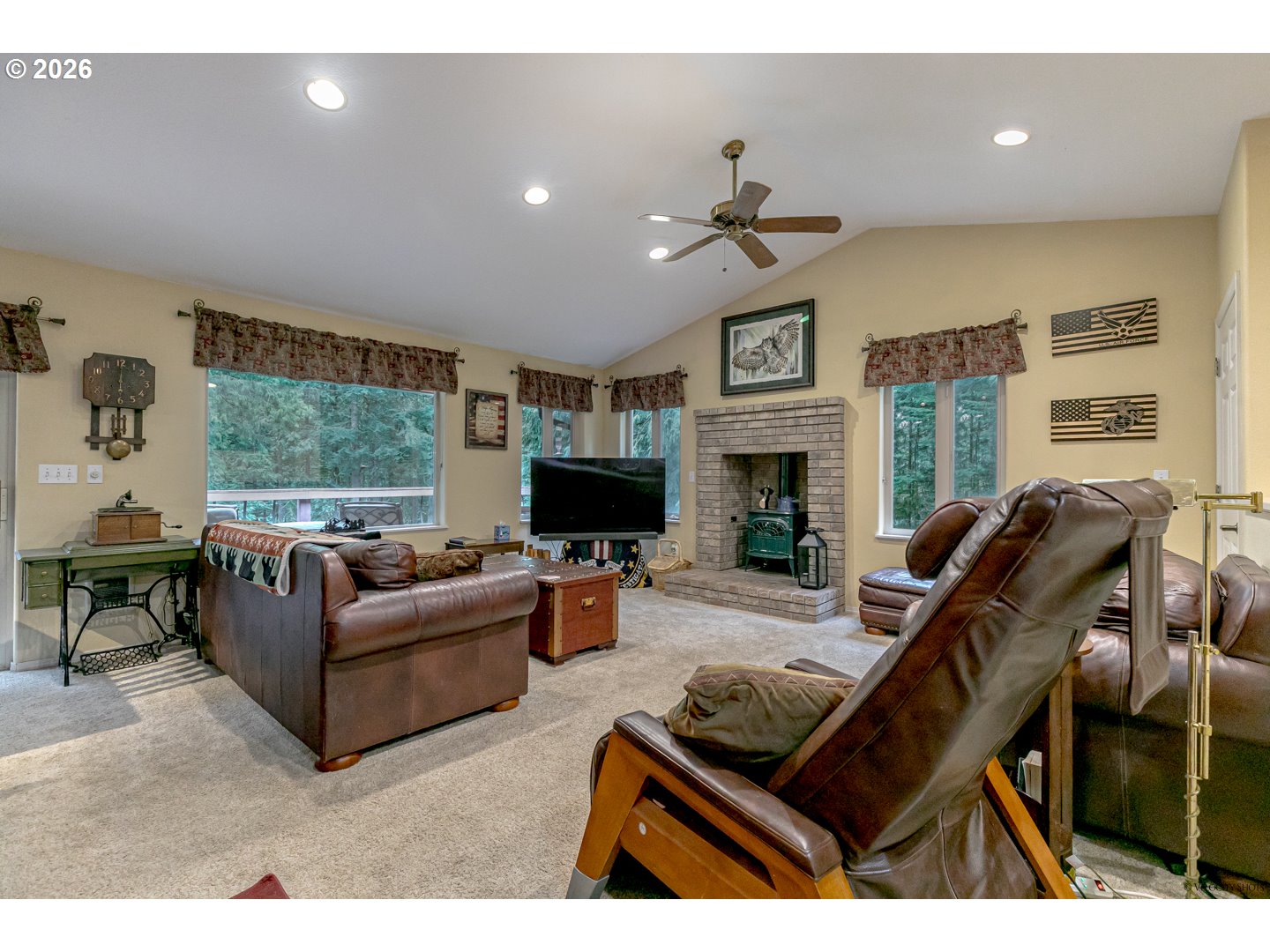 53221 E Marmot Rd Property Photo 9
