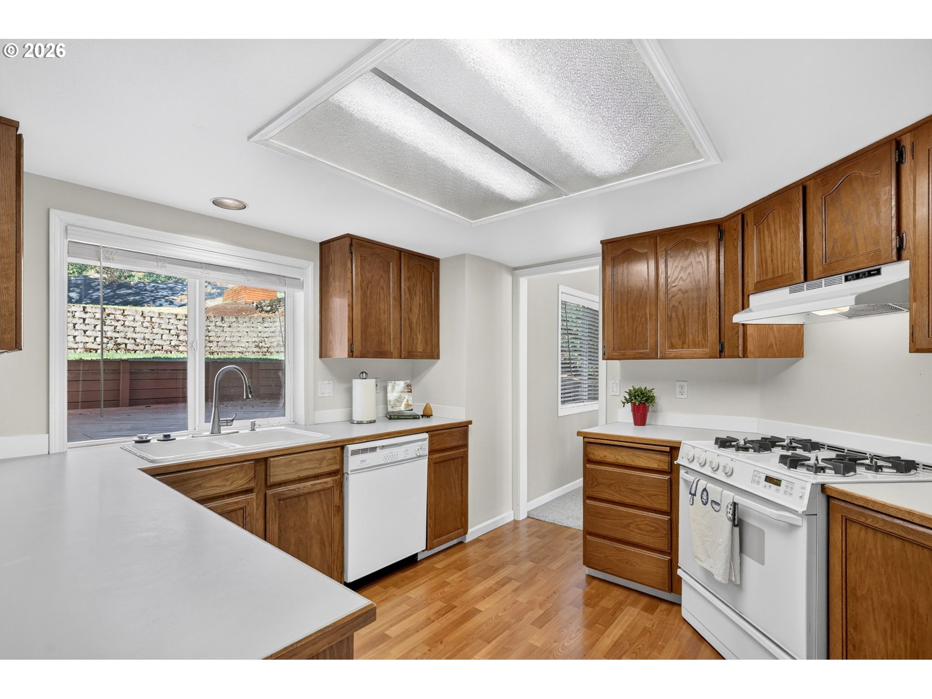 7625 Ridgewood Dr Property Photo 17