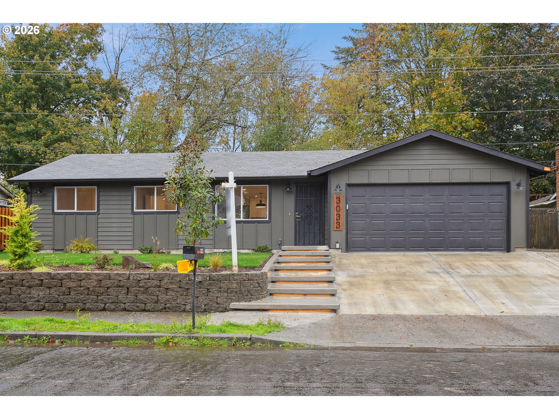 3033 SE CONDOR AVE Property Photo 1