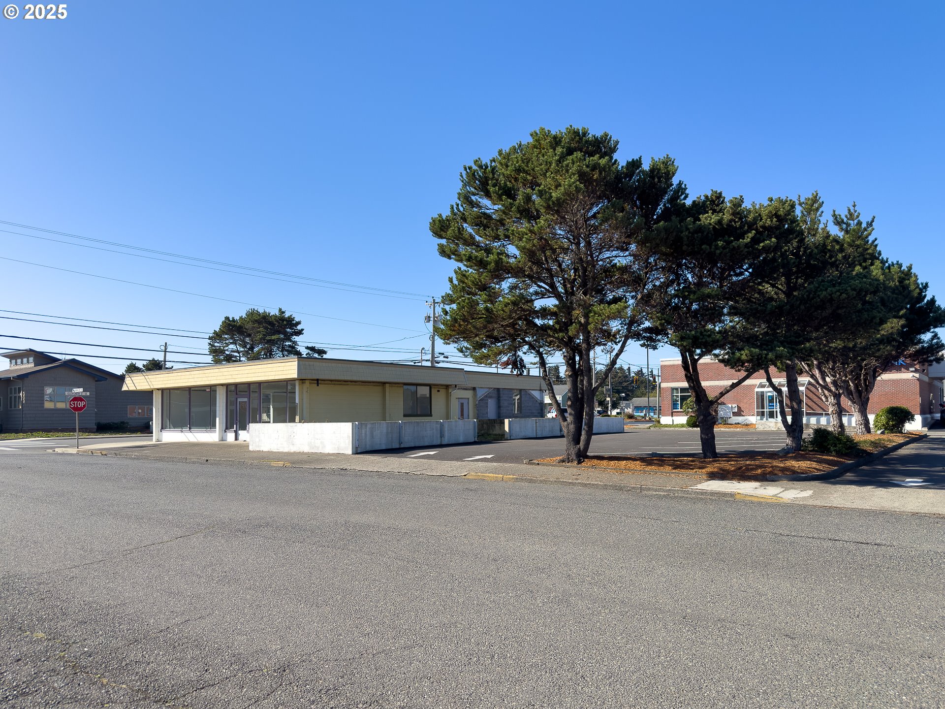 1092 ALABAMA AVE SE Property Photo 1