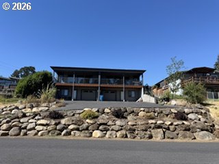 514 Ne Grandview Blvd Property Photo 2