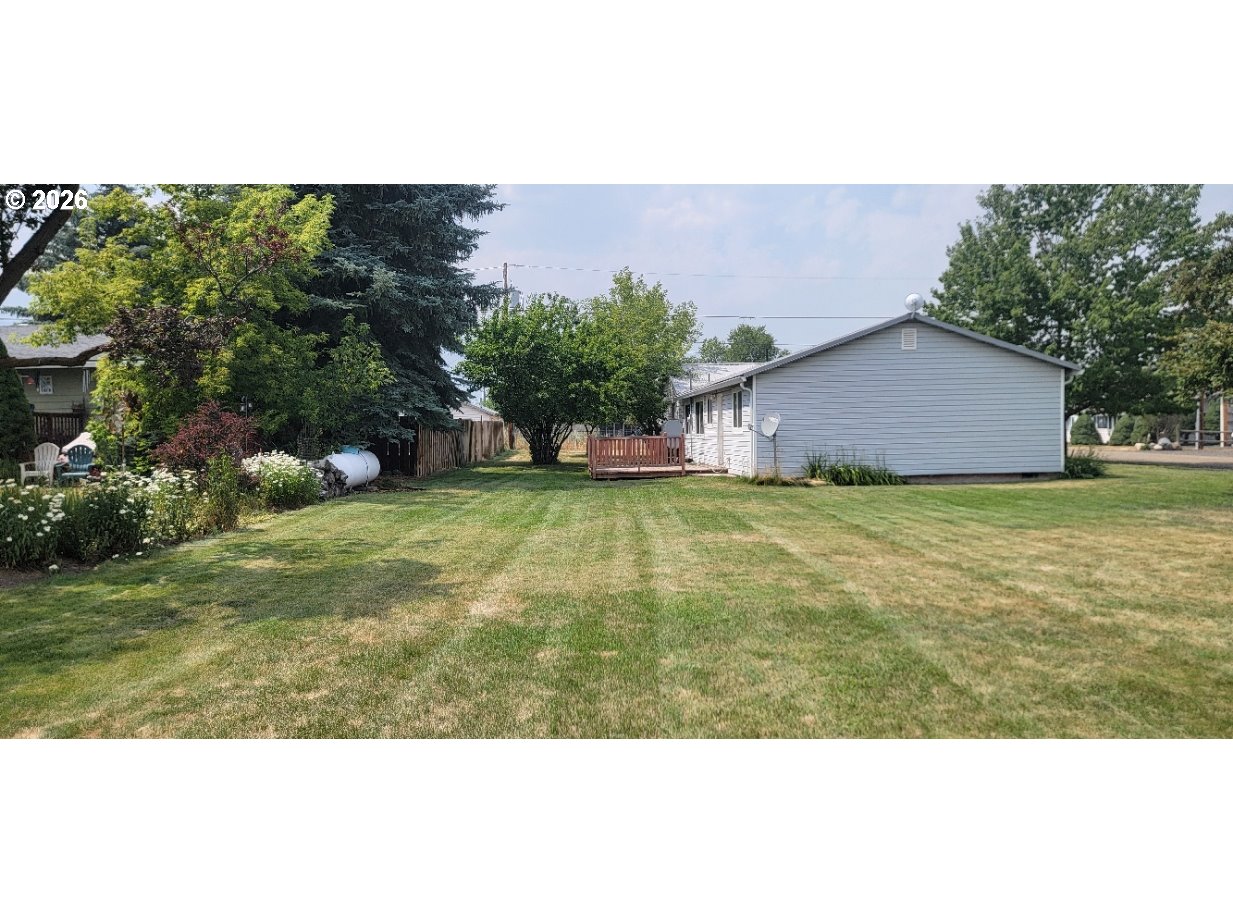302 E Poplar Property Photo 24