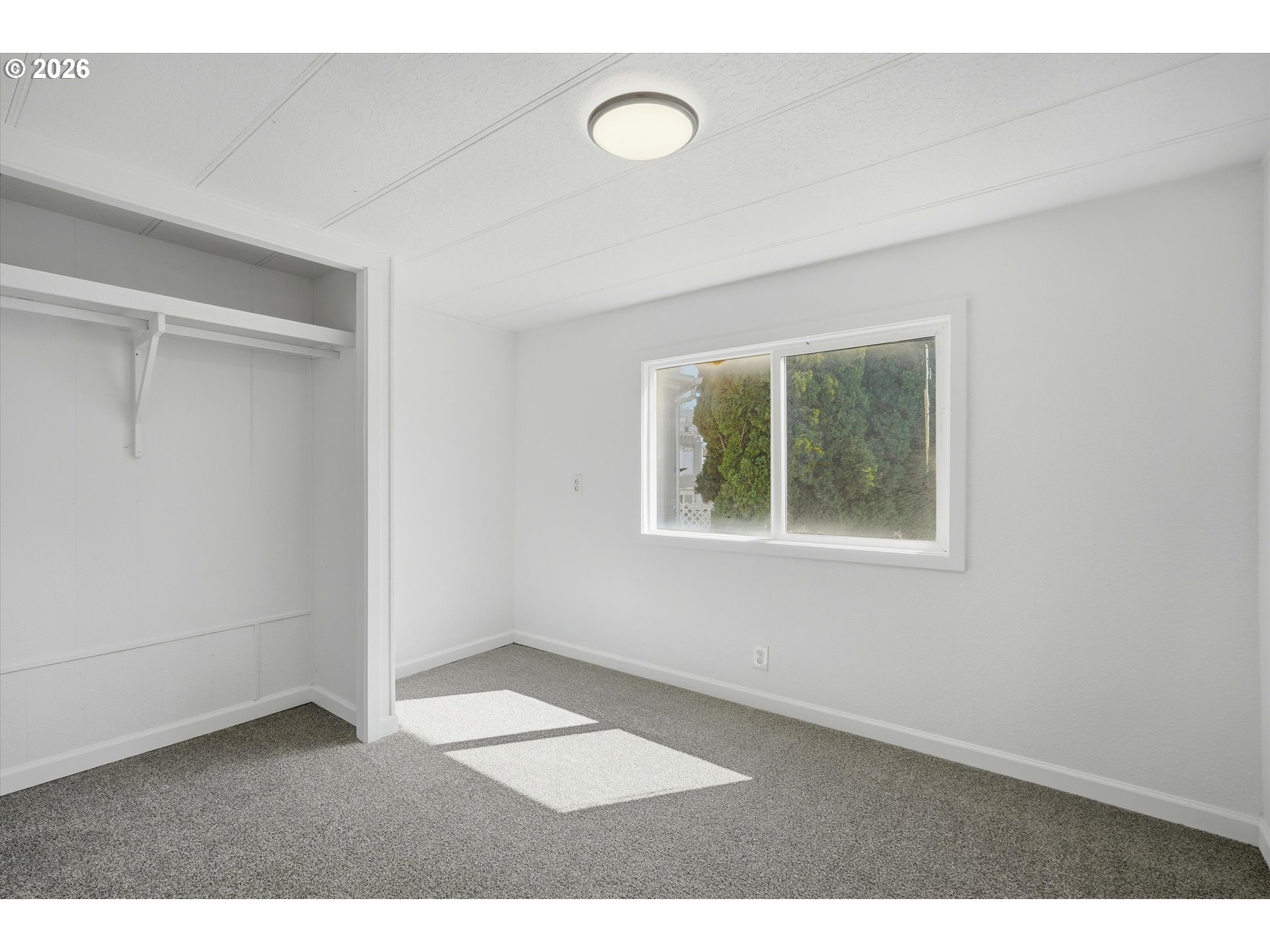 340 Ne Crest St 5 Property Photo 16