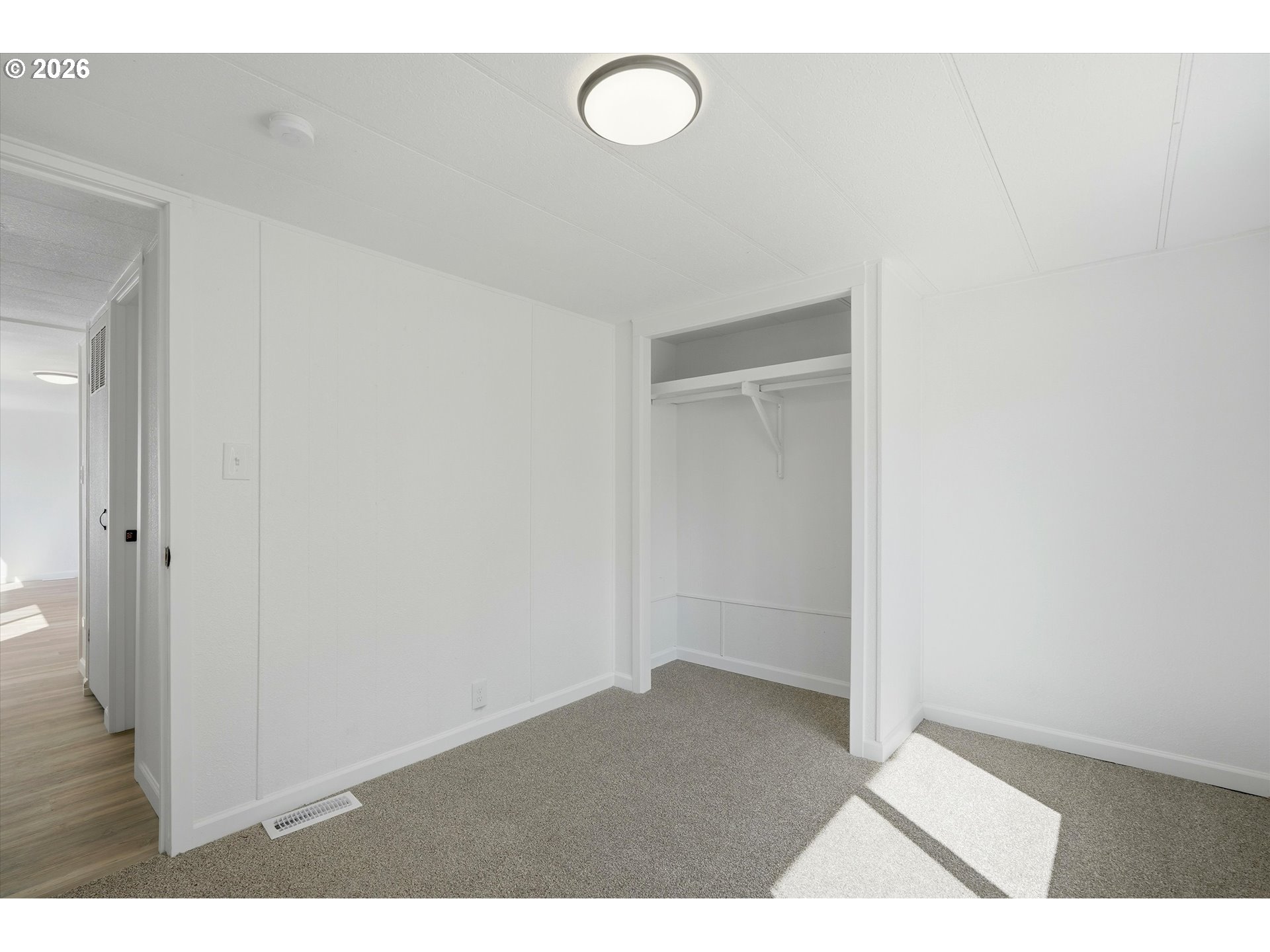 340 Ne Crest St 5 Property Photo 17