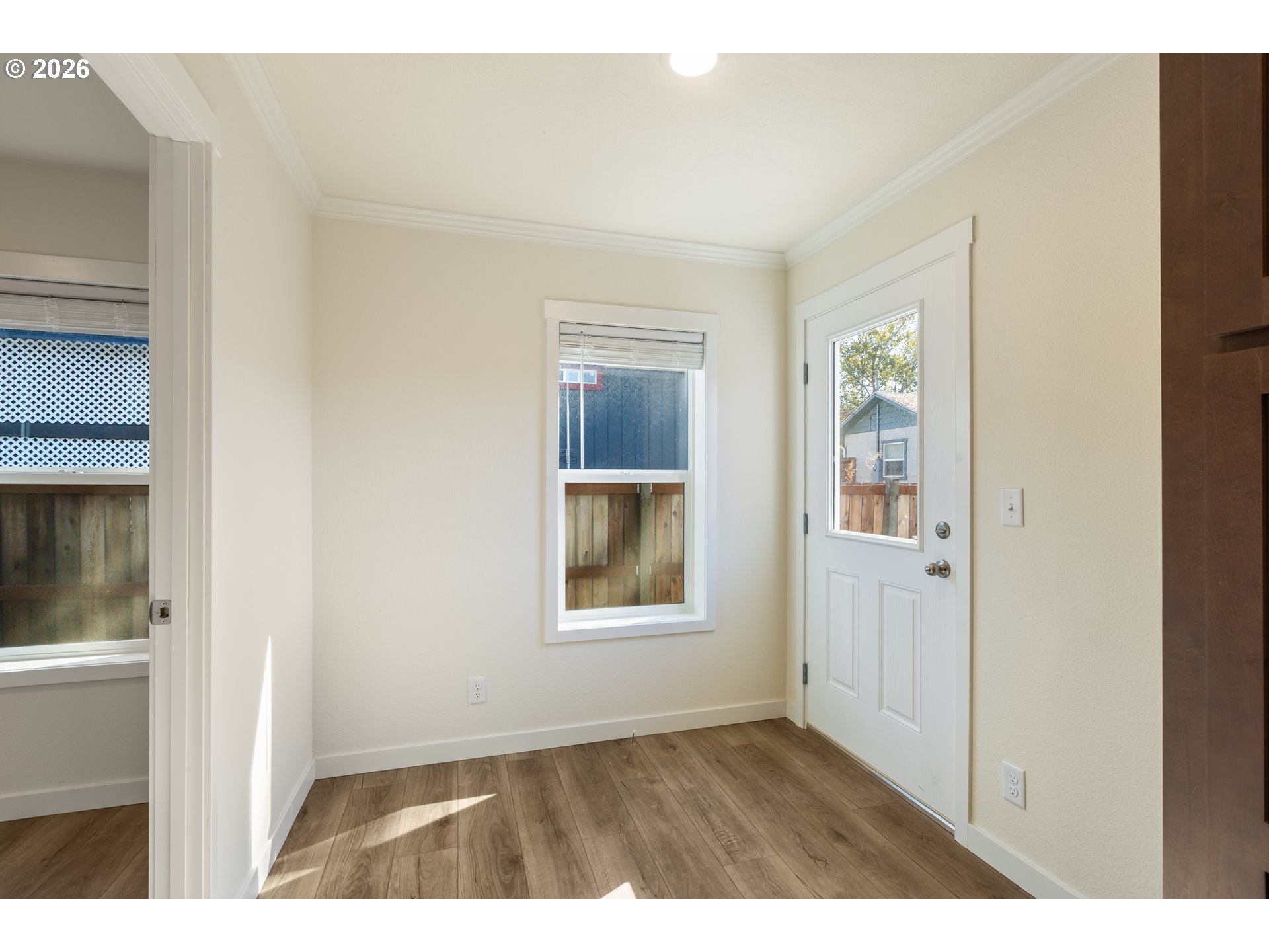 271 Se Robinson St Property Photo 23