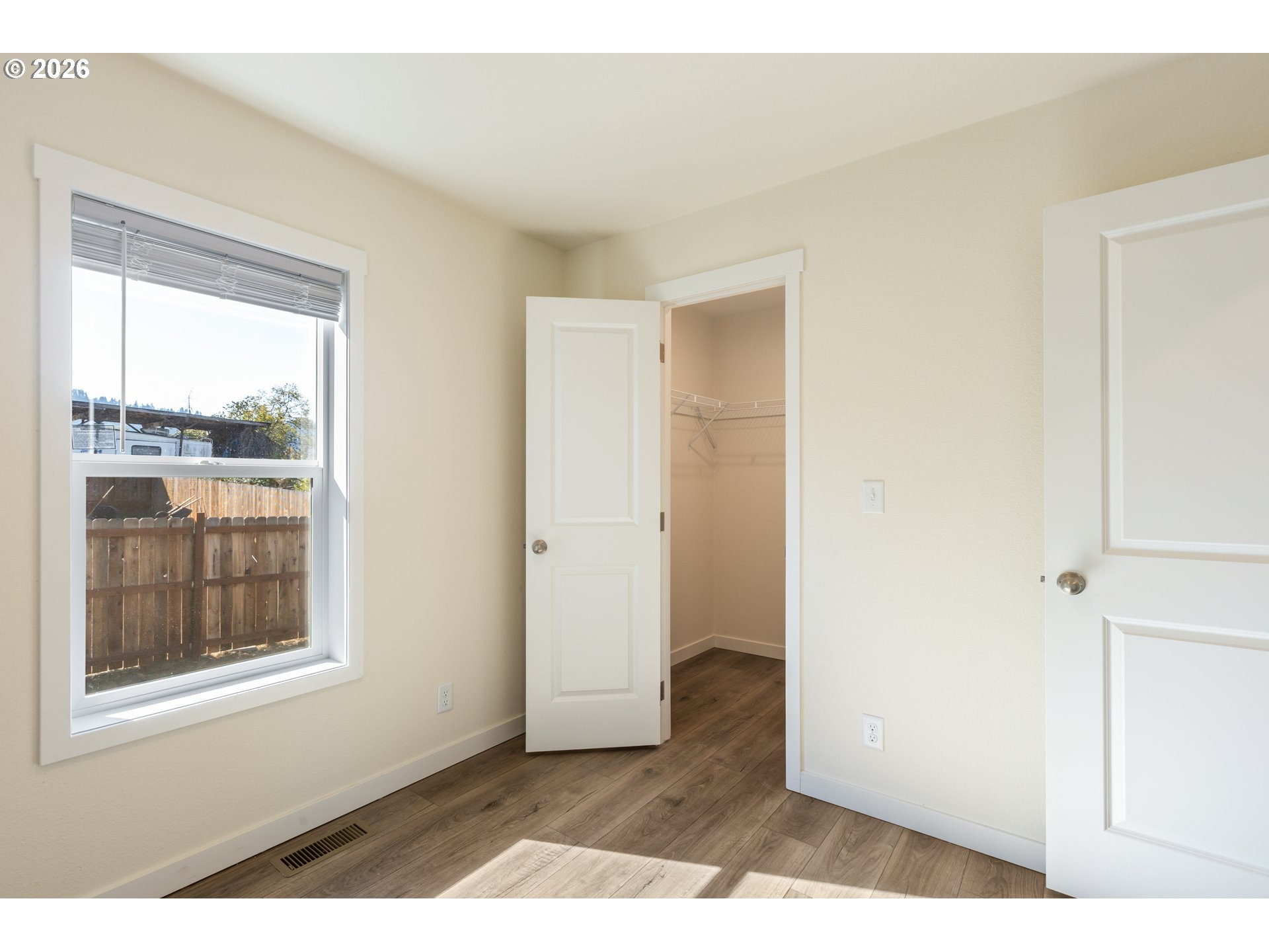271 Se Robinson St Property Photo 35