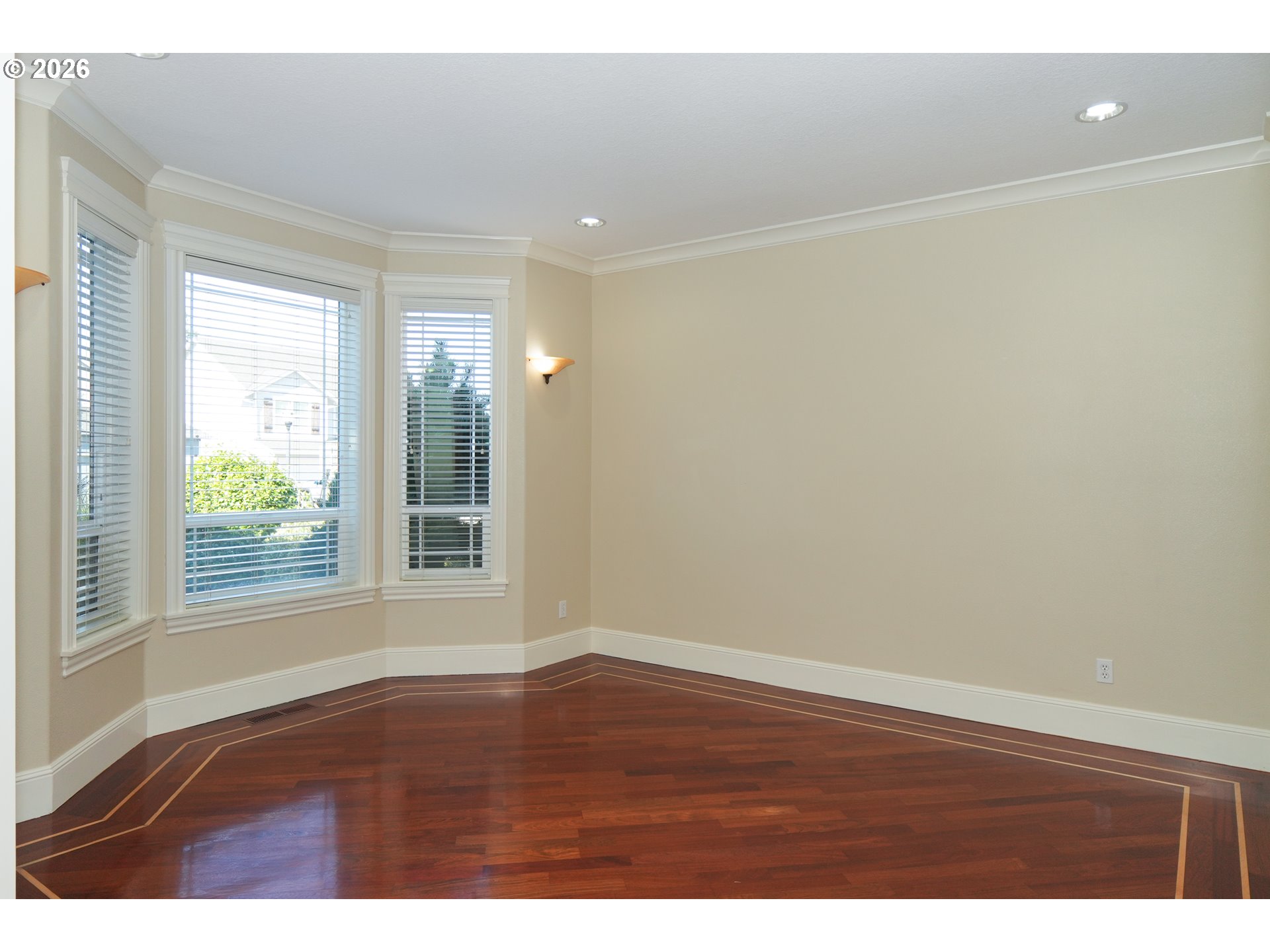603 Ne 171st Ave Property Photo 5