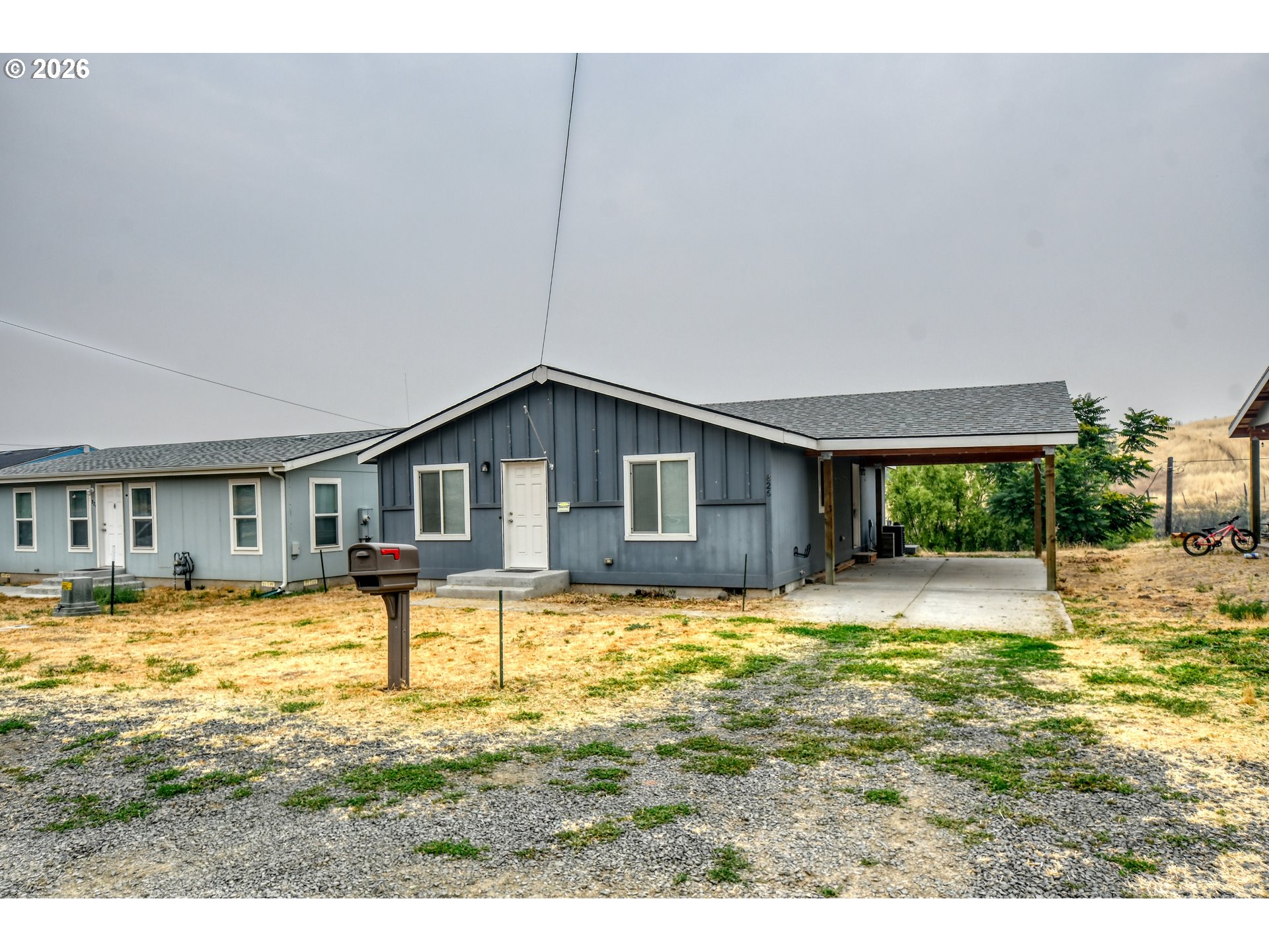 826 SE 10th ST Property Photo 1