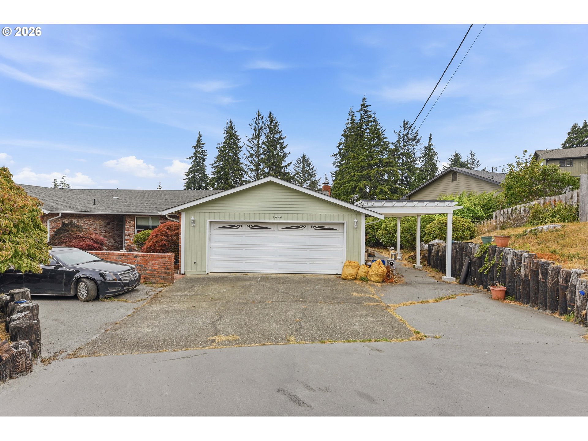 1624 APPLEWOOD DR Property Photo 1