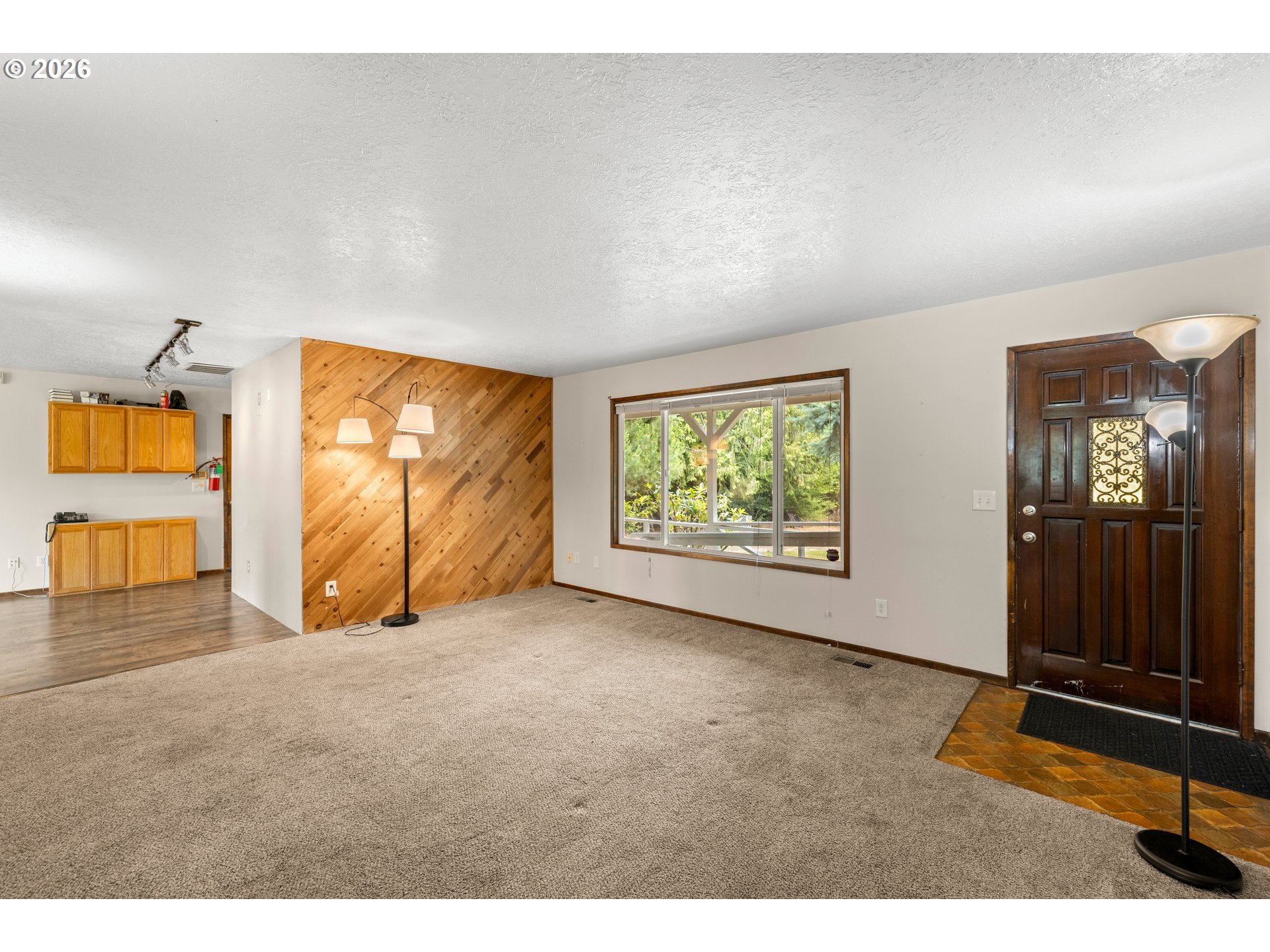 14630 Leland Rd Property Photo 3