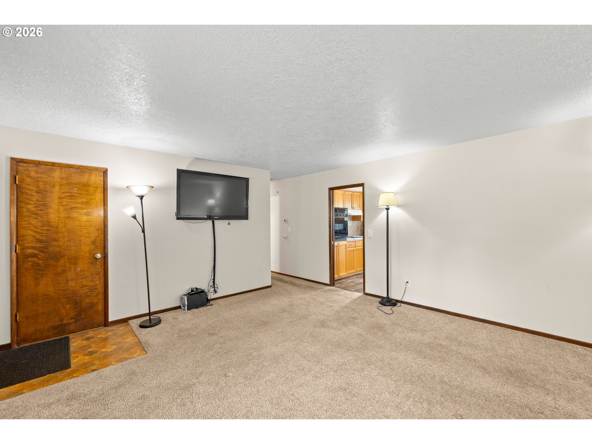 14630 Leland Rd Property Photo 5