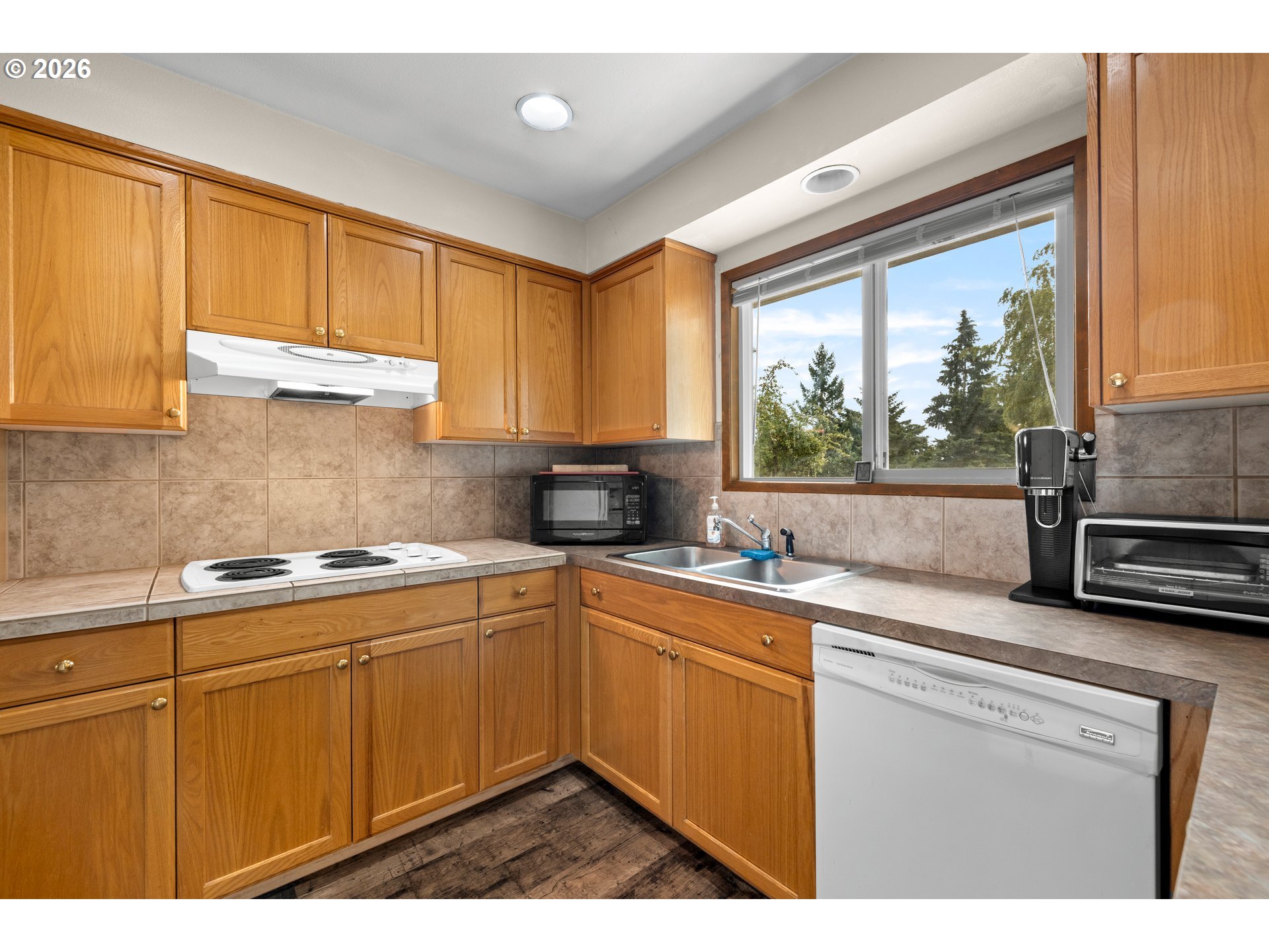 14630 Leland Rd Property Photo 10