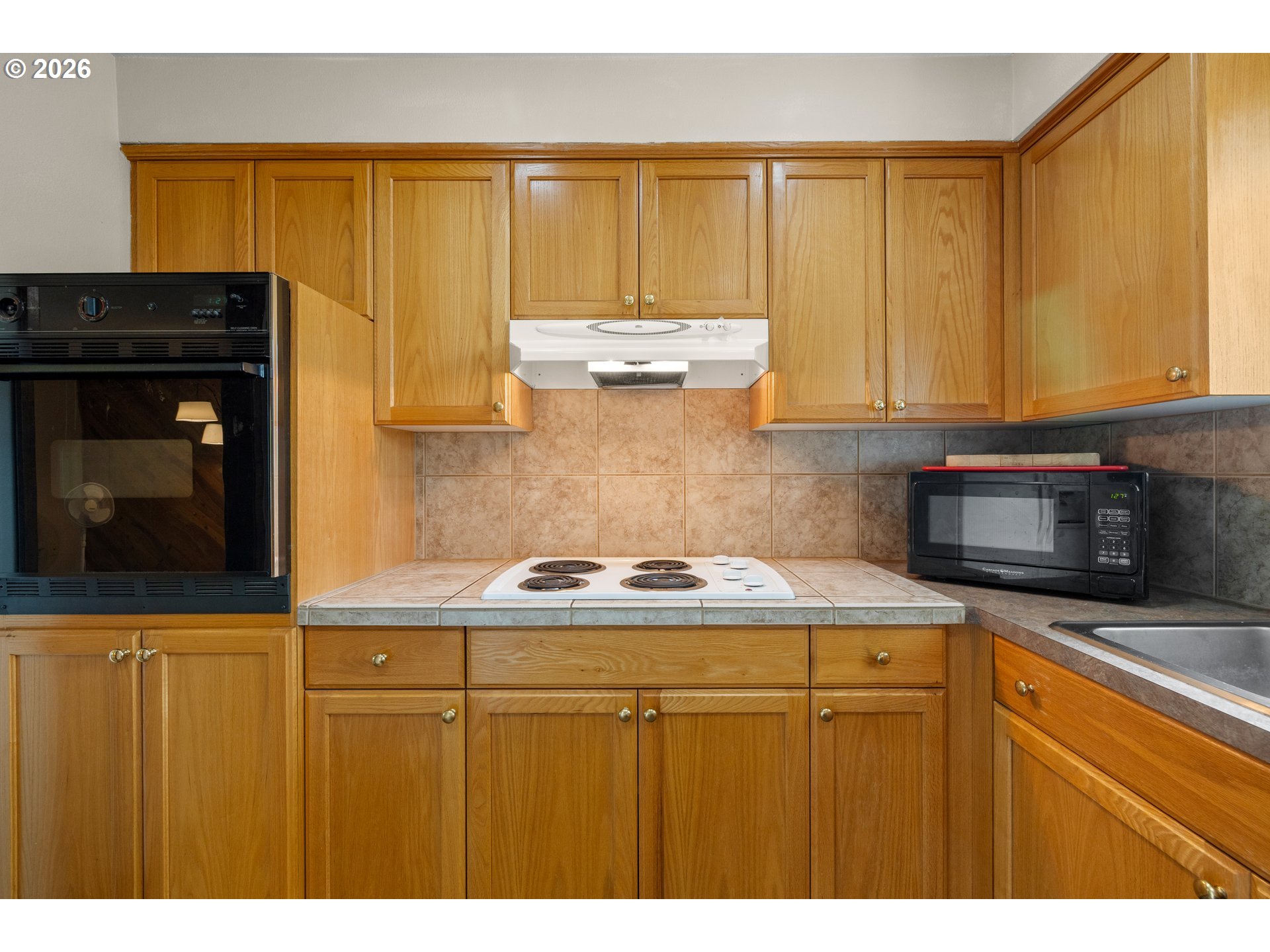 14630 Leland Rd Property Photo 12