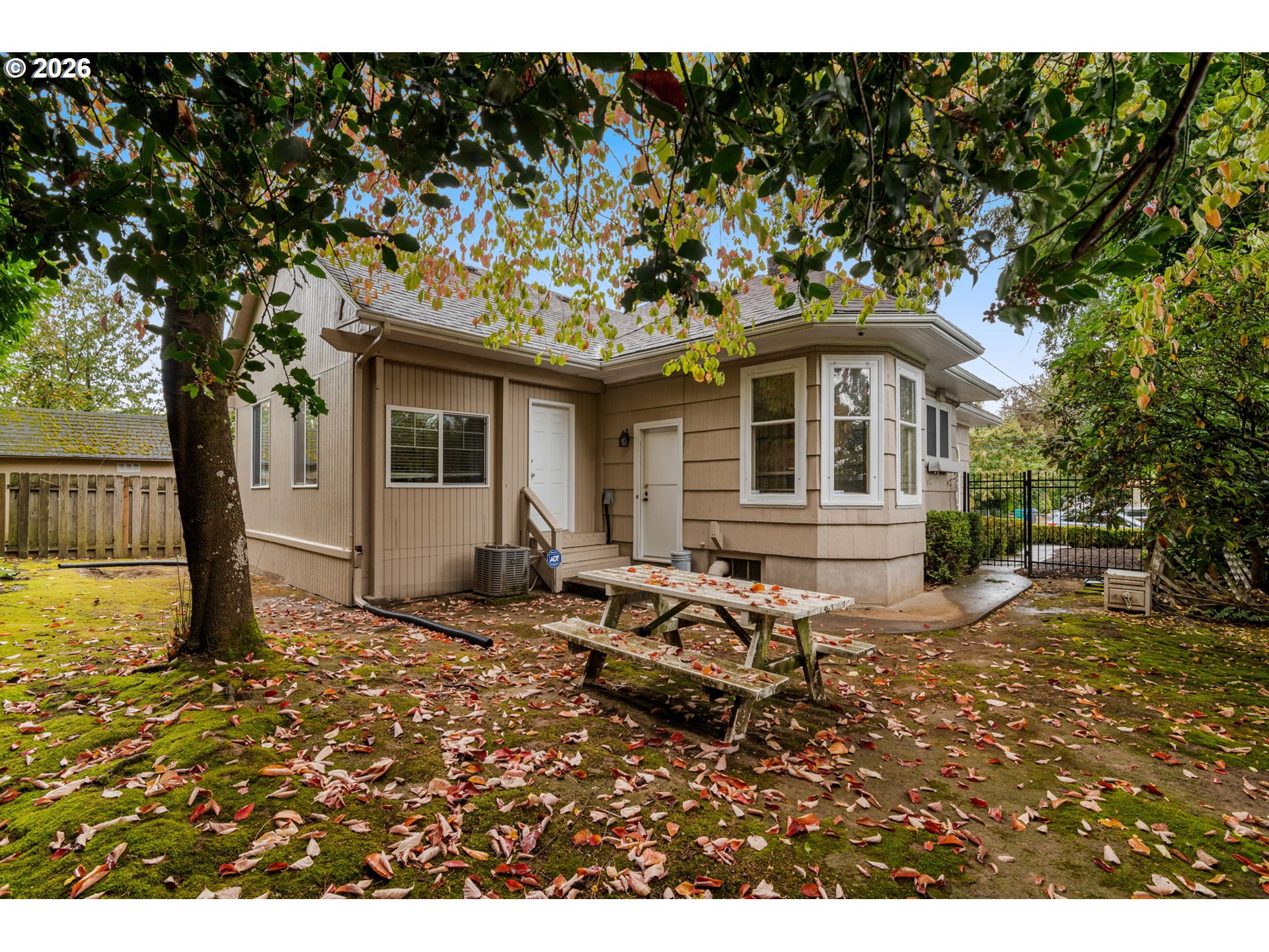 8040 Se Center St Property Photo 27