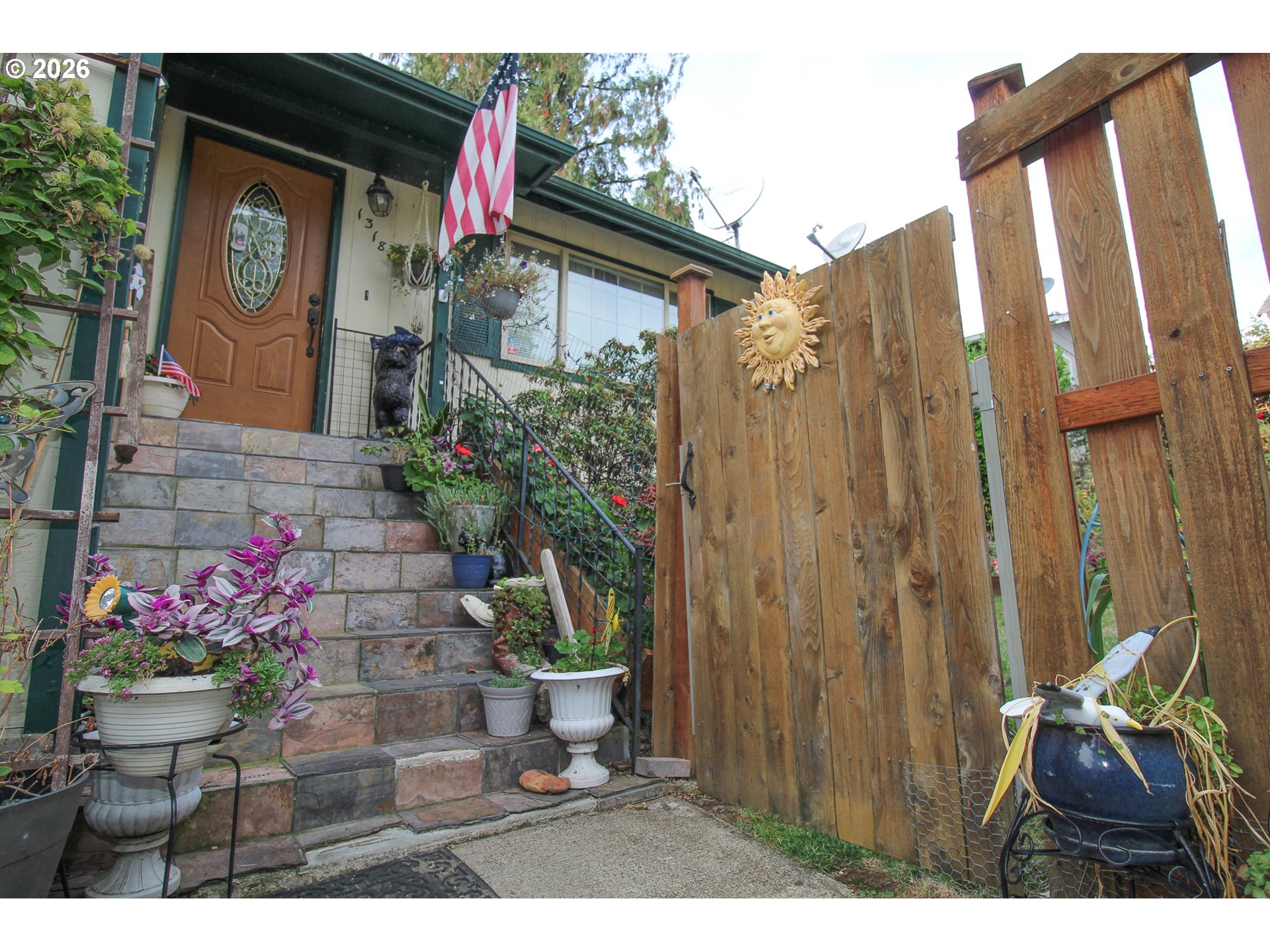 1318 NE LINCOLN ST Property Photo 1