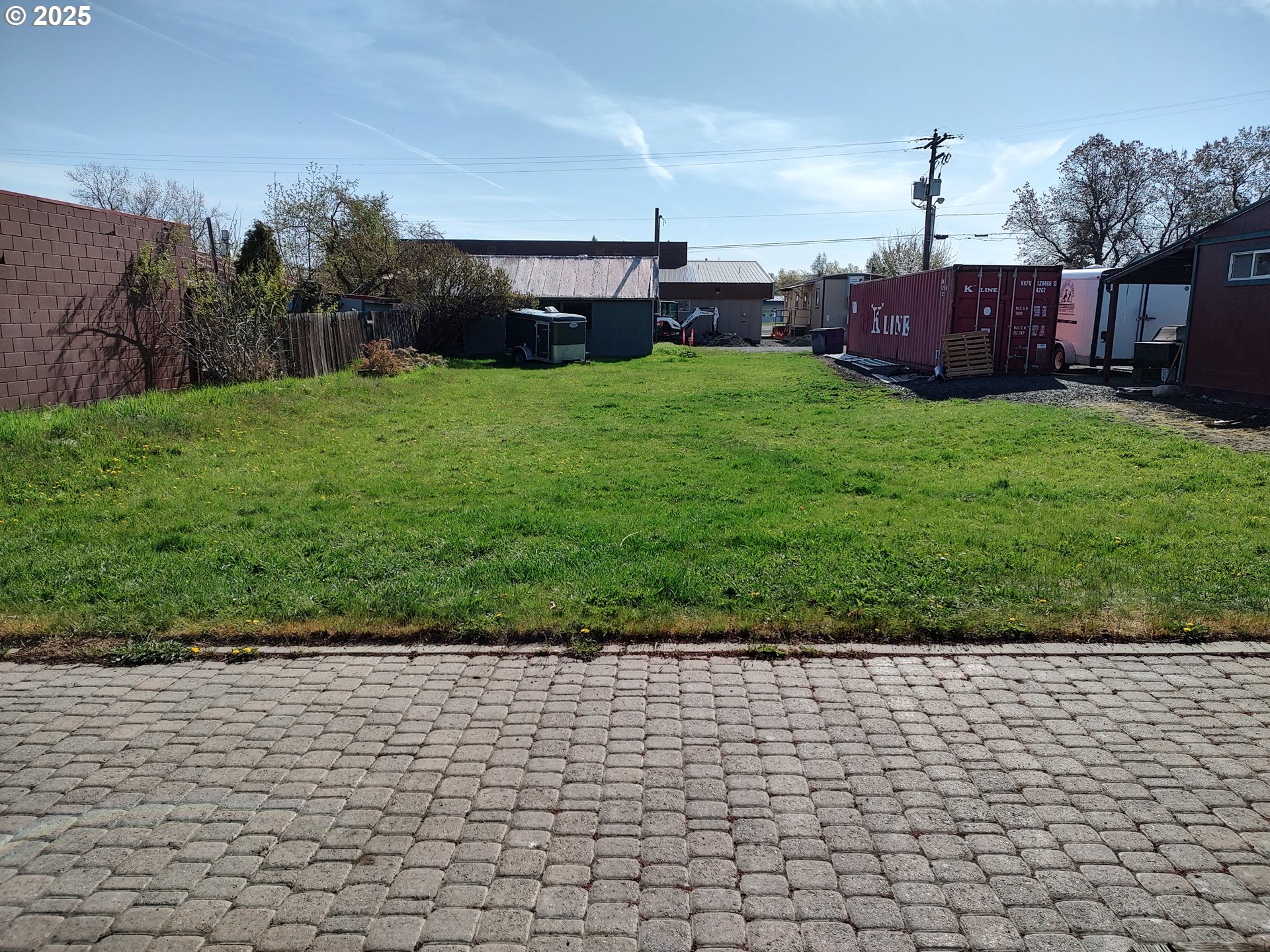 102 S Main St Property Photo 1