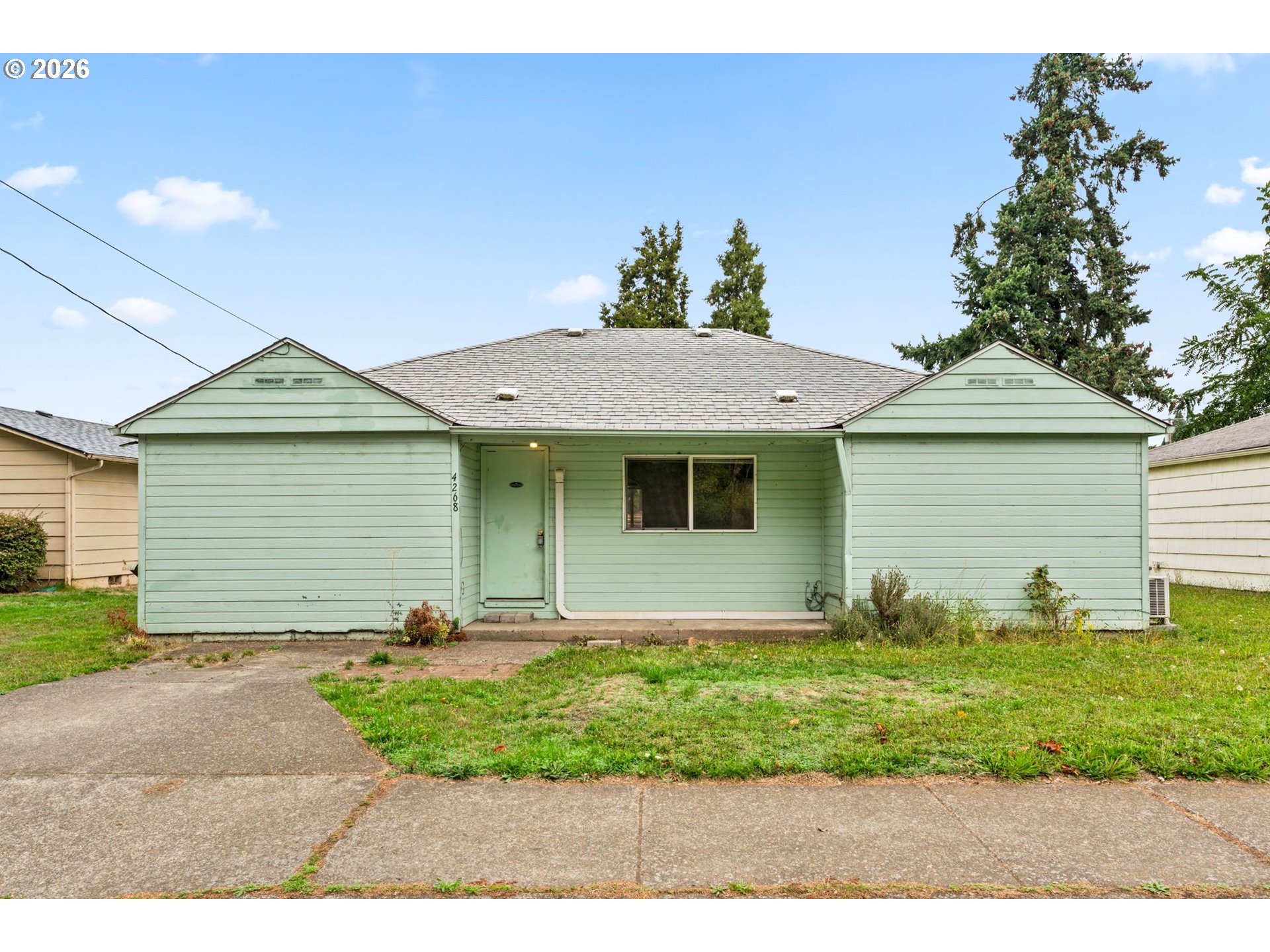 4268 Daisy St Property Photo 1