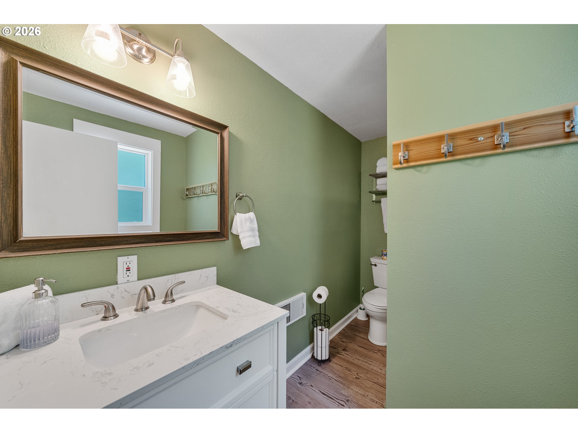 144 S Juniper St Property Photo 23