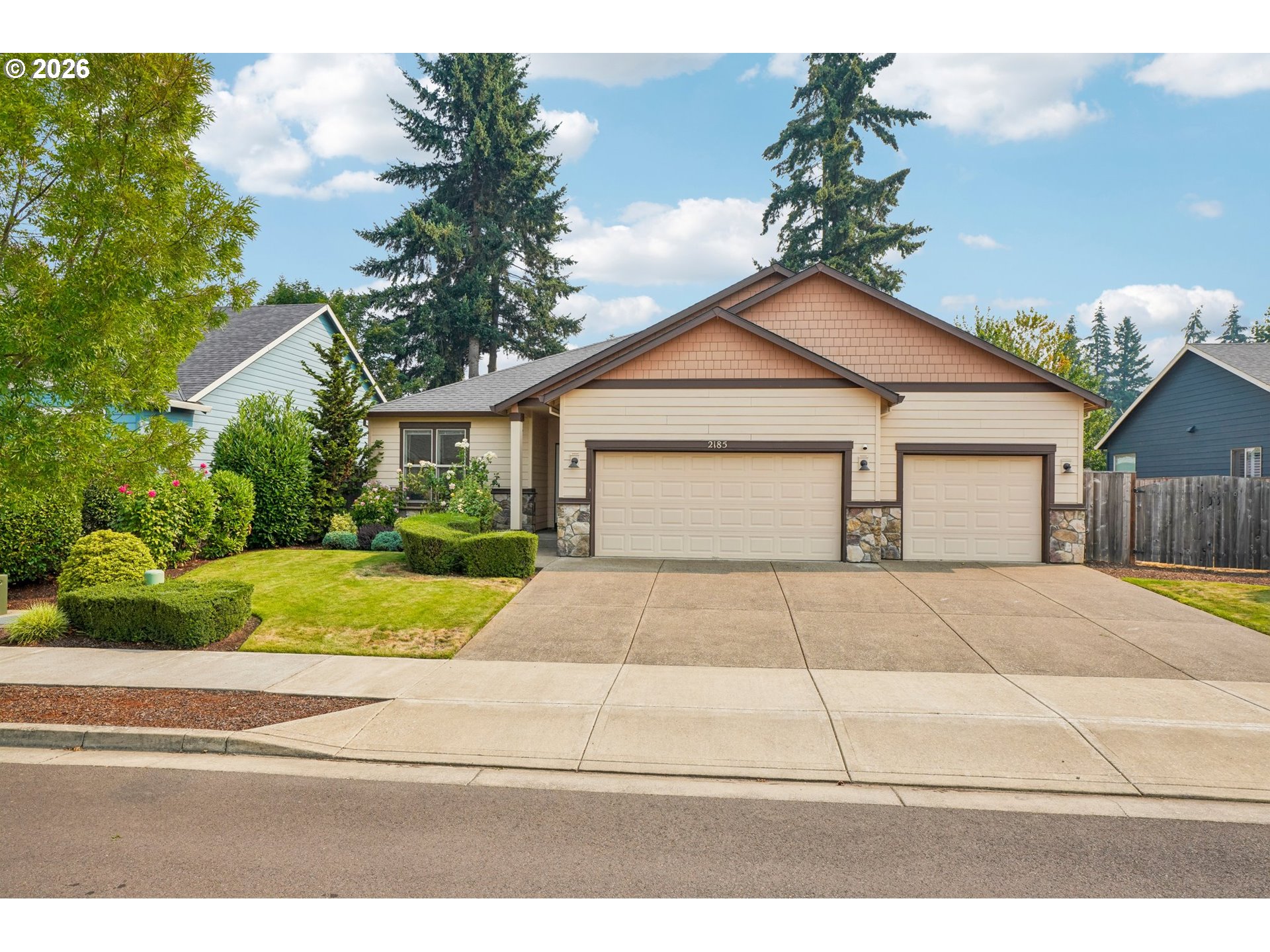 2185 THOMAS WAY Property Photo 1