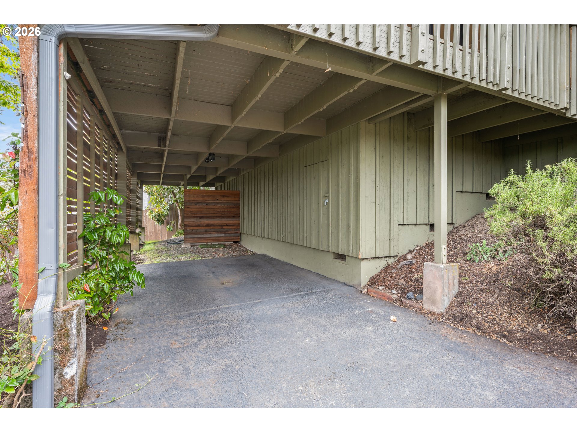 2765 Spring Blvd Property Photo 4
