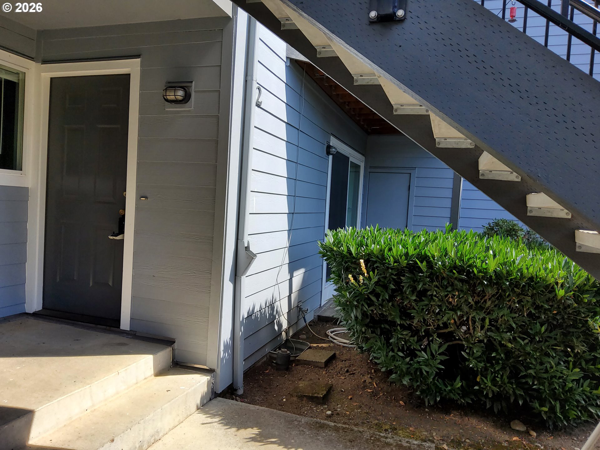 1040 Se Columbia Ridge Dr 2 Property Photo 1