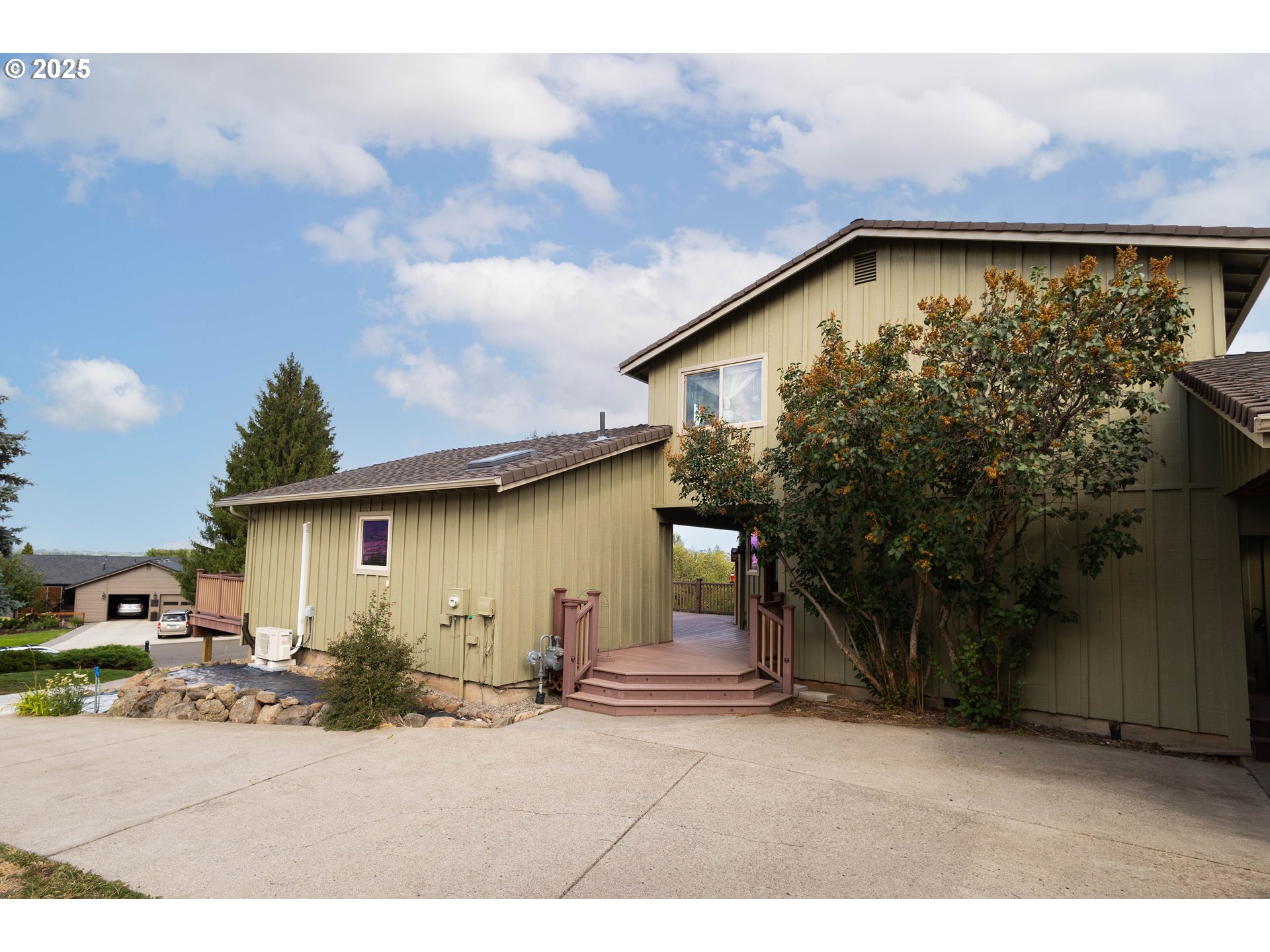 1902 Highland Dr Property Photo 8