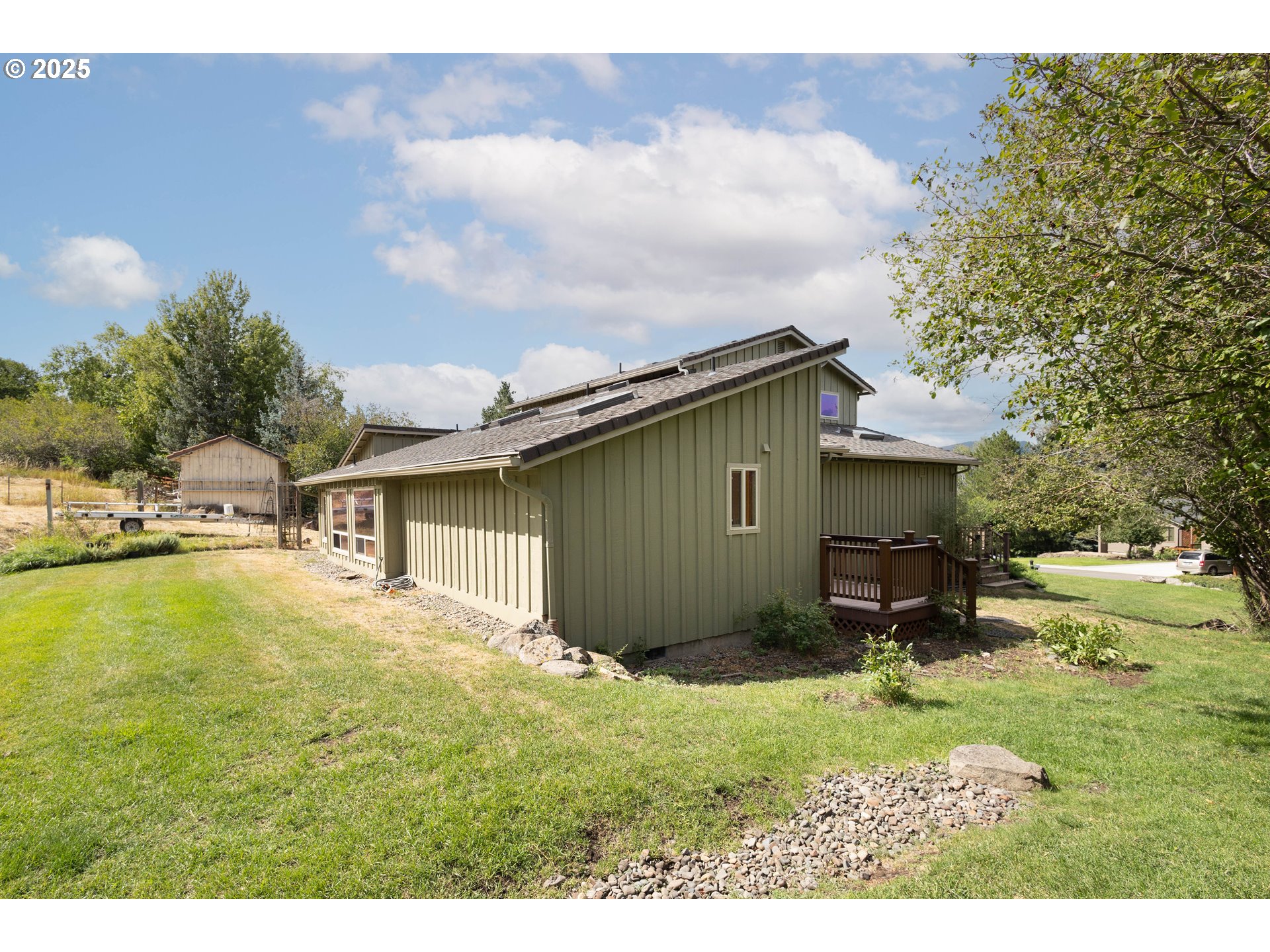 1902 Highland Dr Property Photo 11
