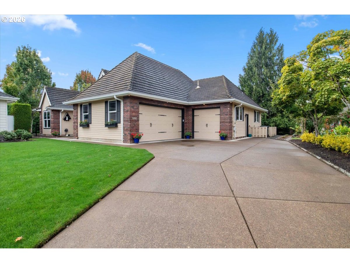 644 Casper Loop N Property Photo 1