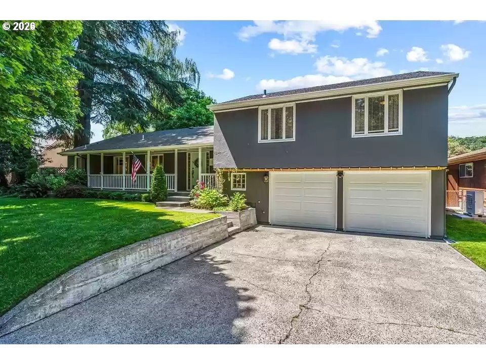 1639 23rd Ave Property Photo 3