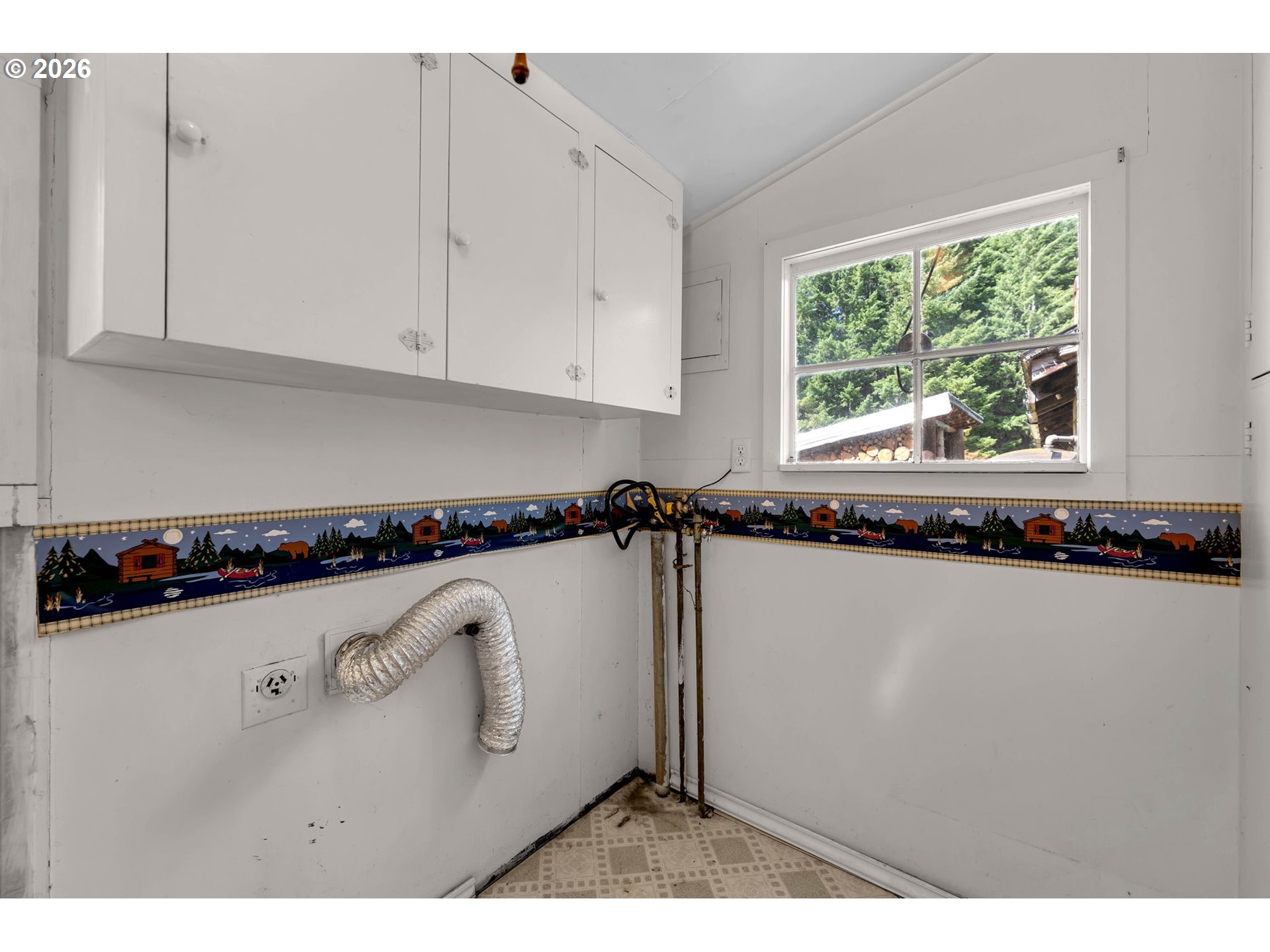 211 Young Rd Property Photo 8