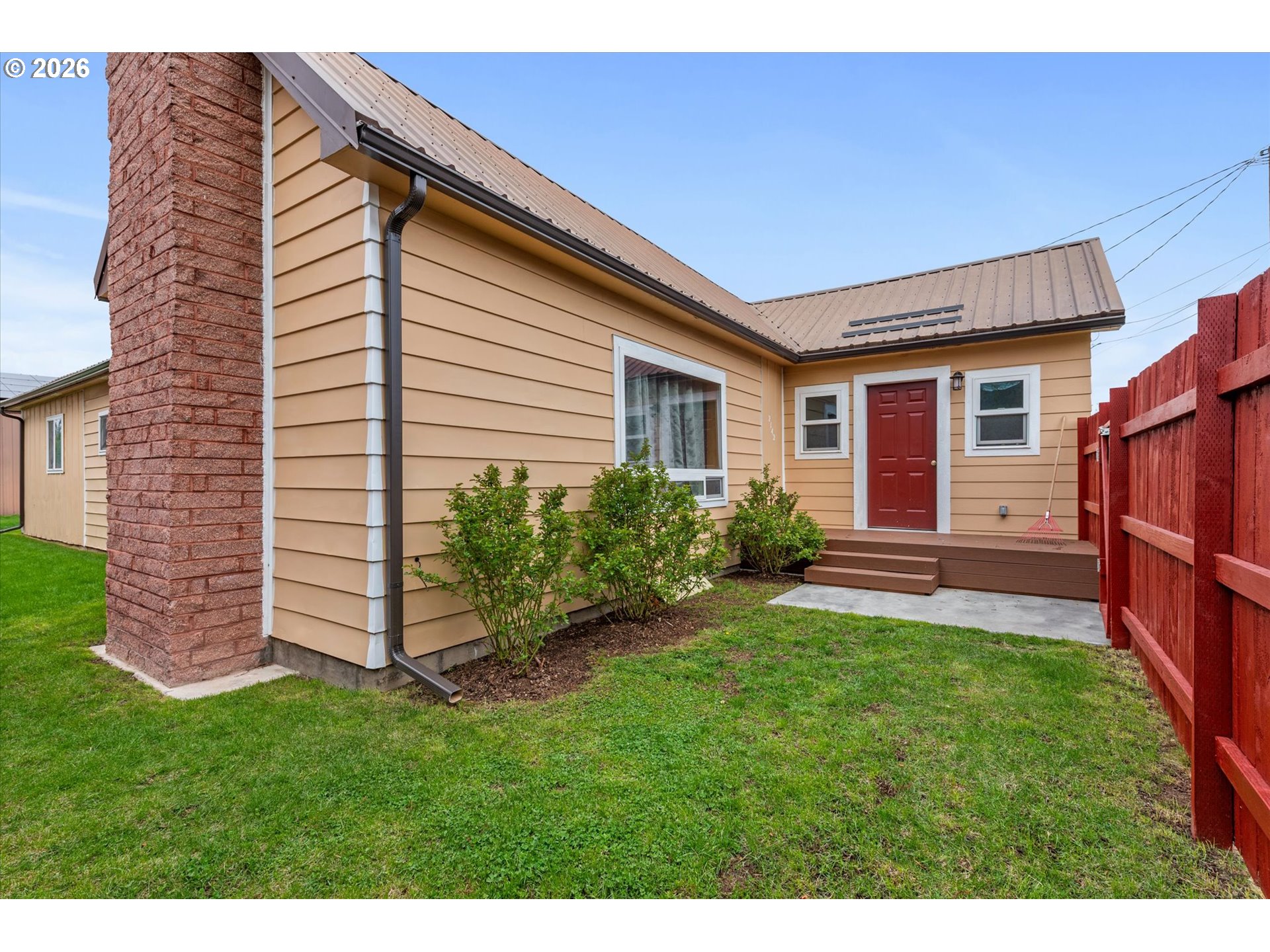 2142 Colorado Ave Property Photo 6