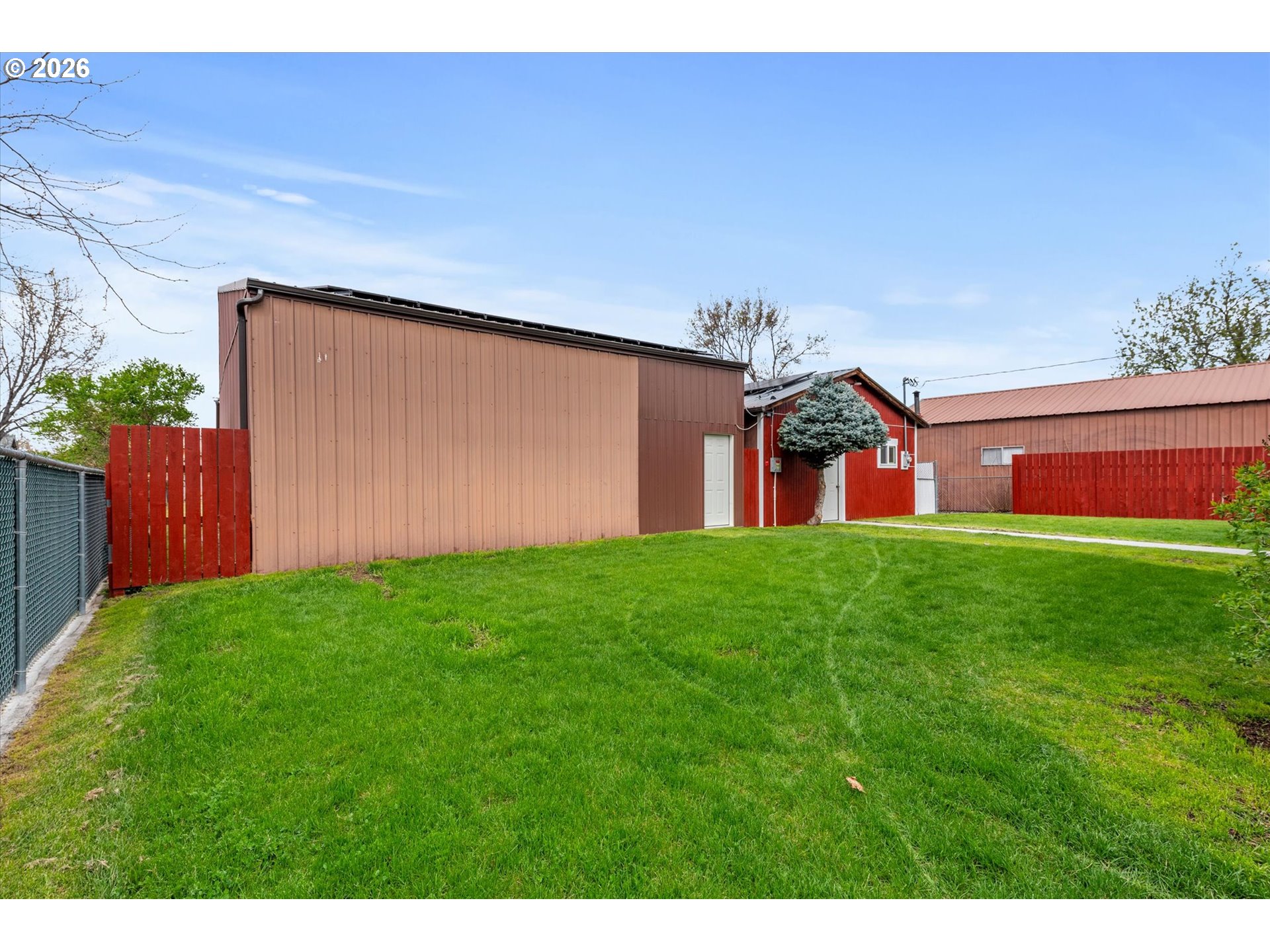 2142 Colorado Ave Property Photo 7