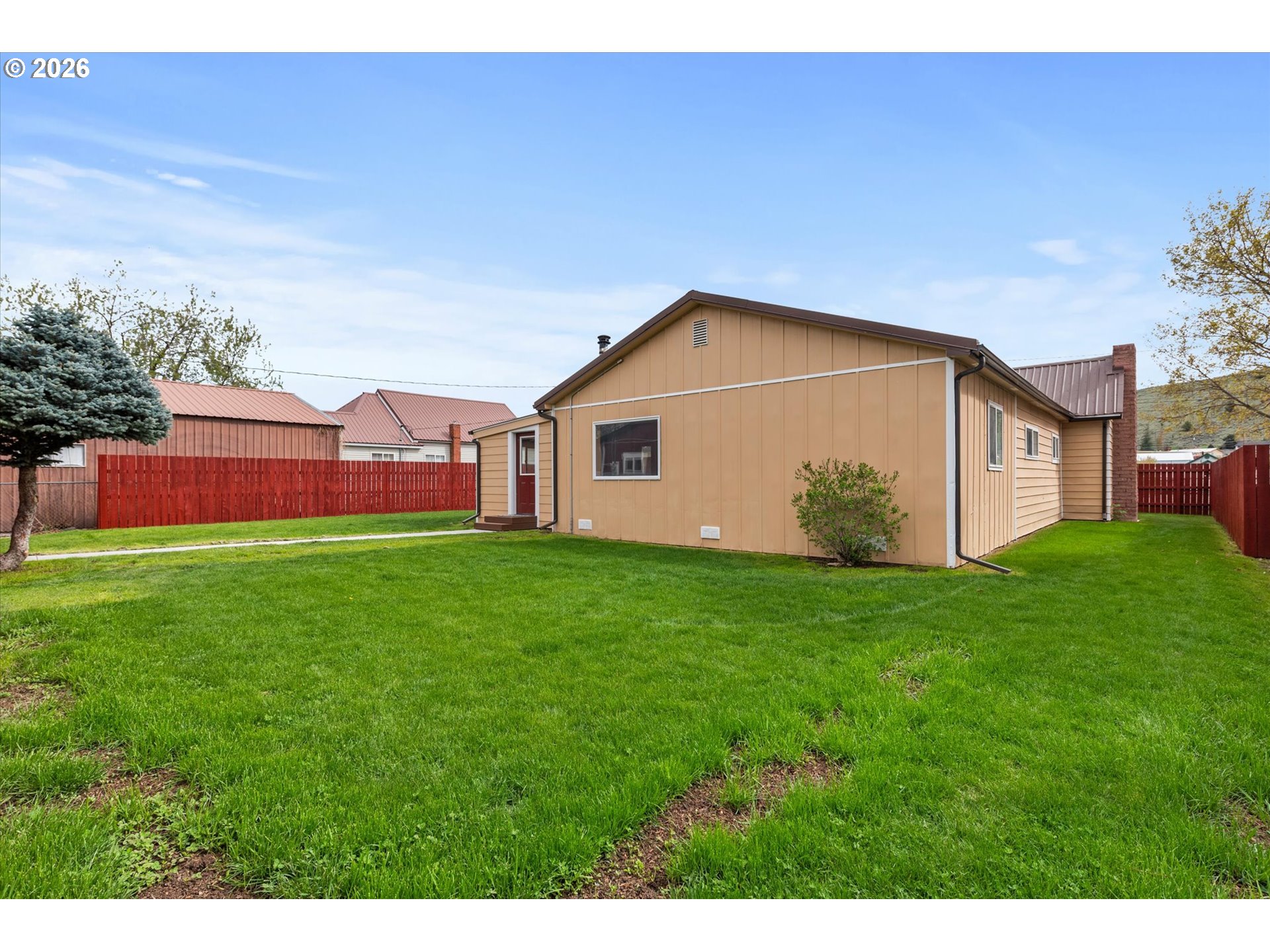 2142 Colorado Ave Property Photo 8