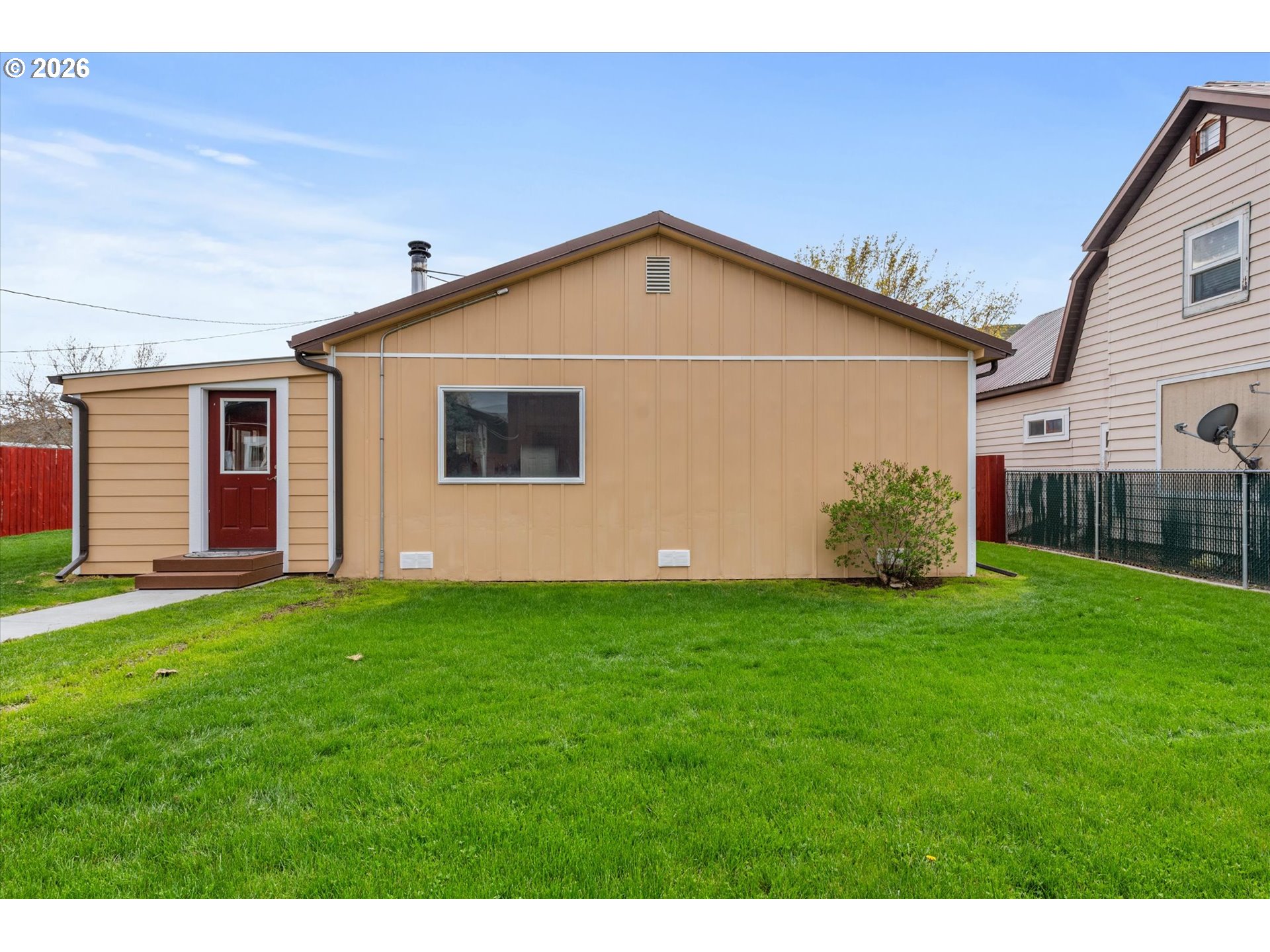 2142 Colorado Ave Property Photo 9