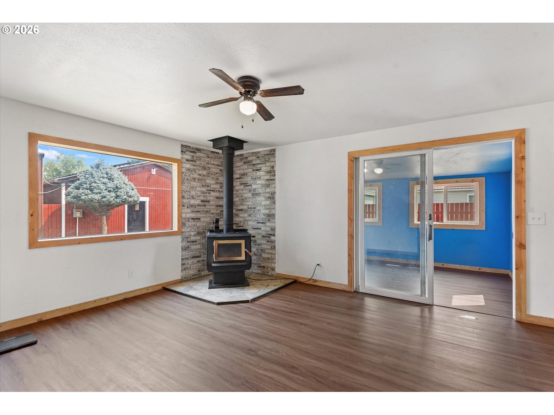 2142 Colorado Ave Property Photo 25