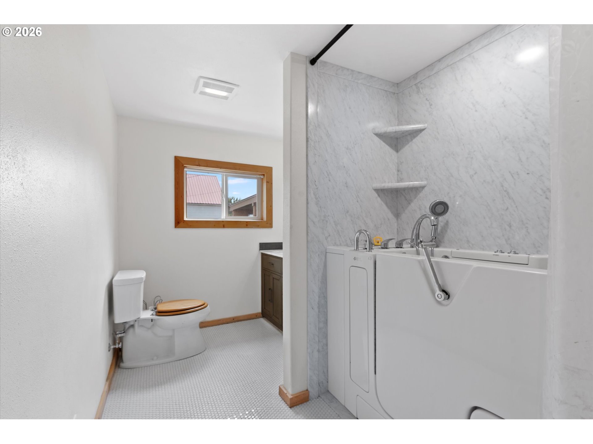 2142 Colorado Ave Property Photo 31