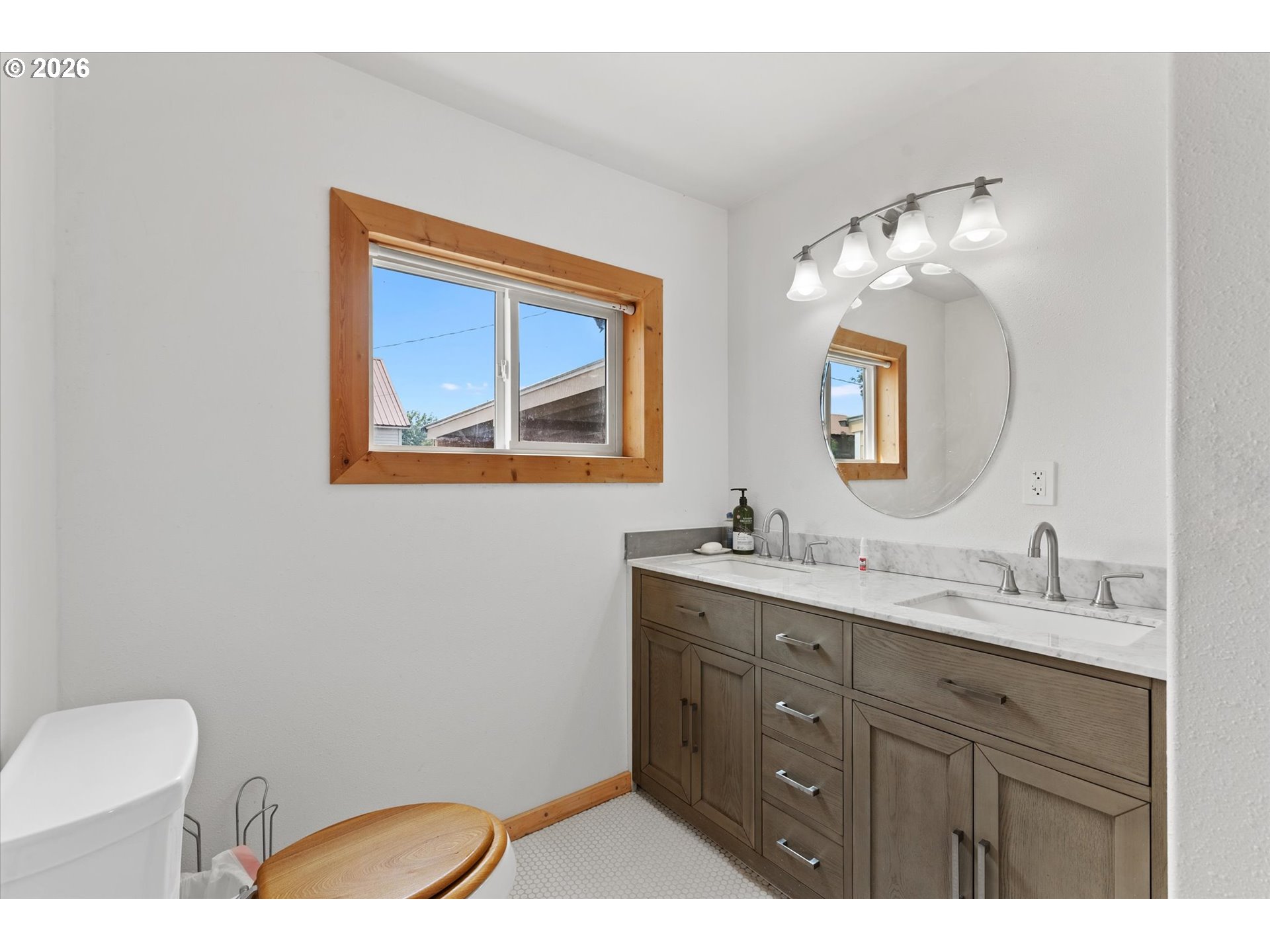 2142 Colorado Ave Property Photo 32