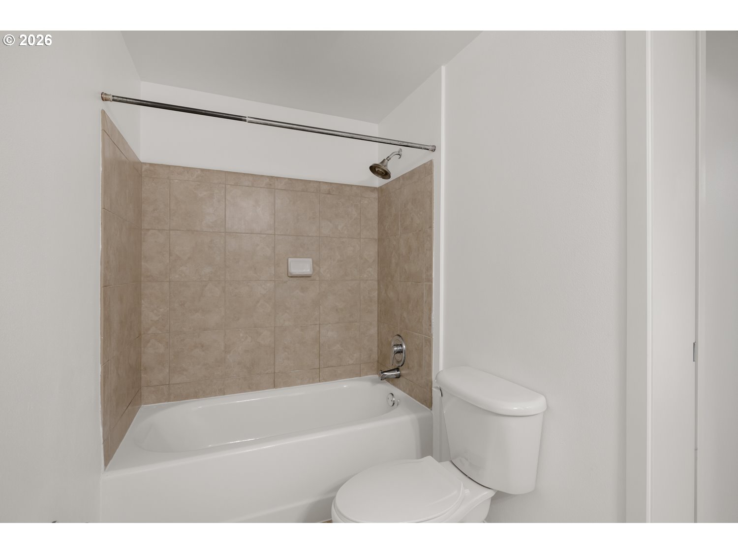 1620 Ne Broadway St 206 Property Photo 23